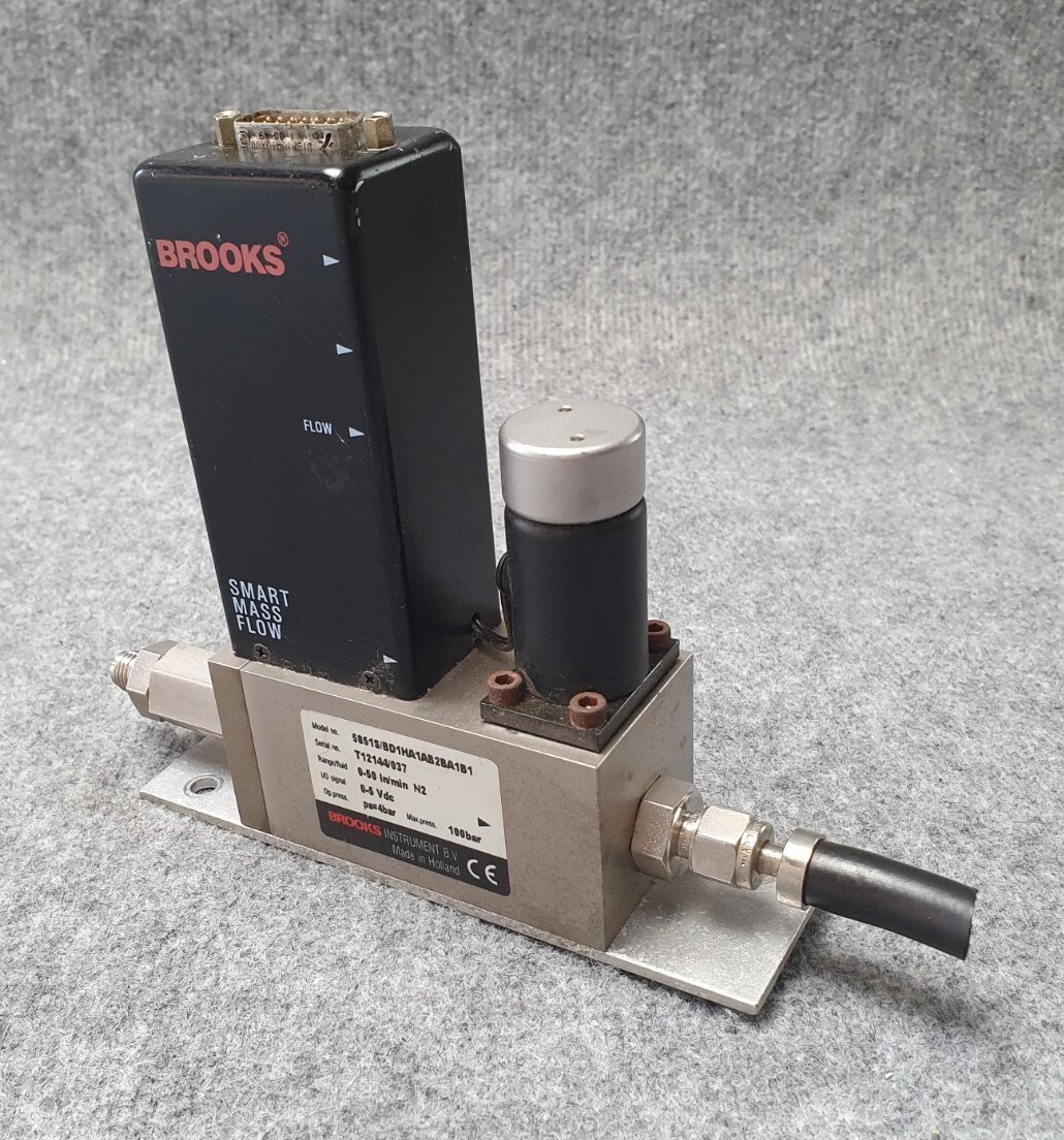 BROOKS INSTRUMENT 5851S / BD1HA1AB2BA1B1 SMART MASS FLOW