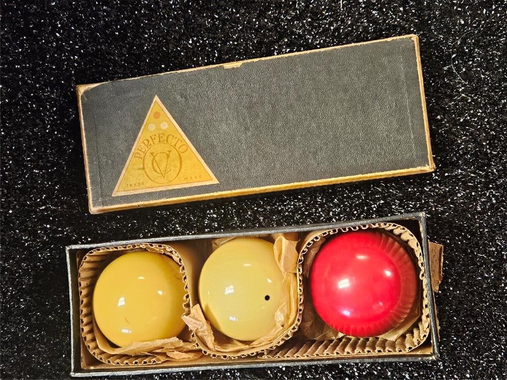 SET OF 3 ANTIQUE PERFECTO CAROM POOL BILLARD BALLS 2-3/8 VERY  RARE ORIGINAL BOX