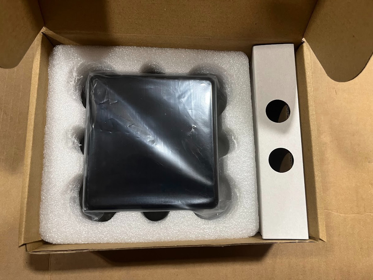 Logitech Tap Zoom Room Solution KIT – TAPZOMBASEINT w/ Intel NUC8i7BEH