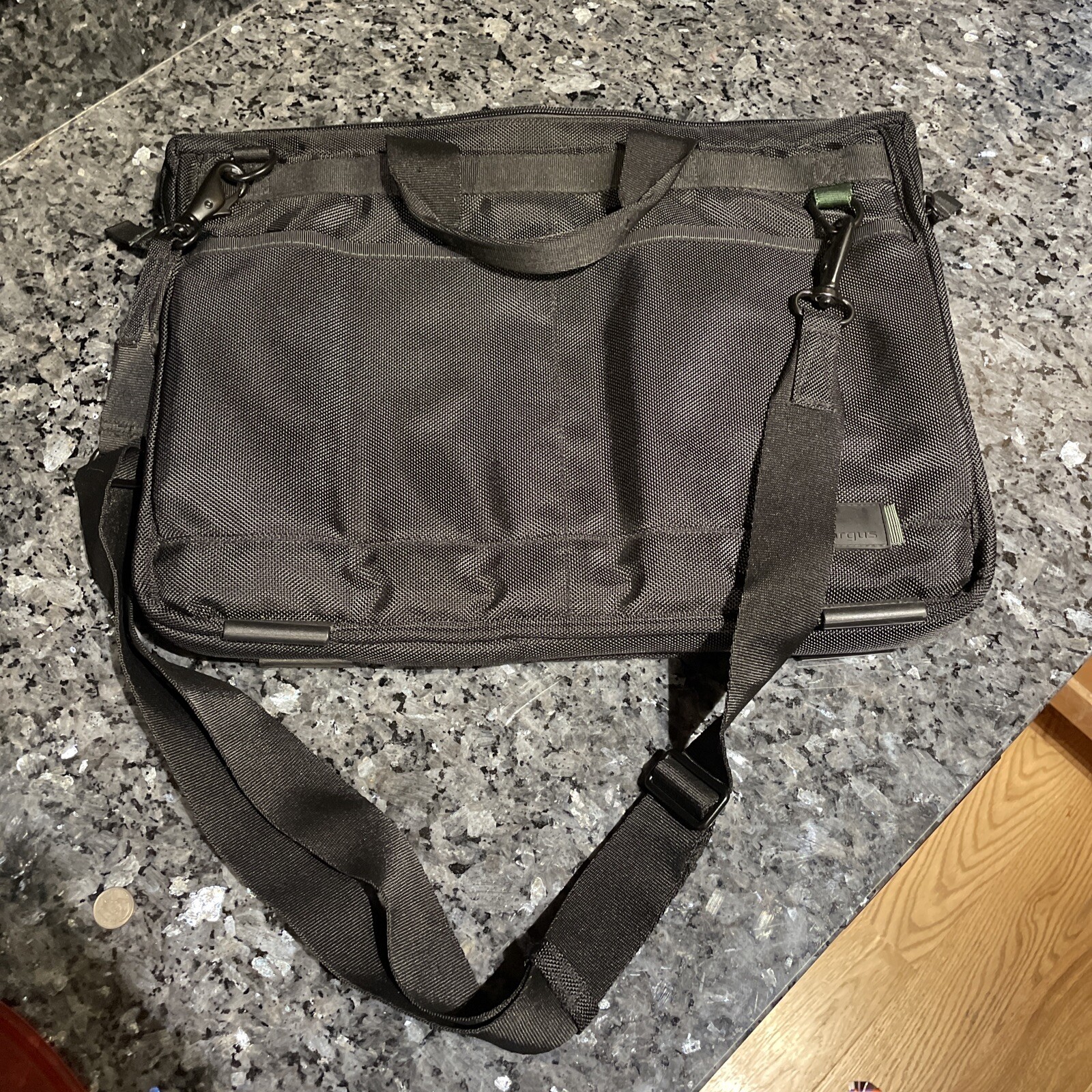 Targus Laptop Briefcase Shoulder Messenger Bag , black Lightweight 11.5”x15.5”