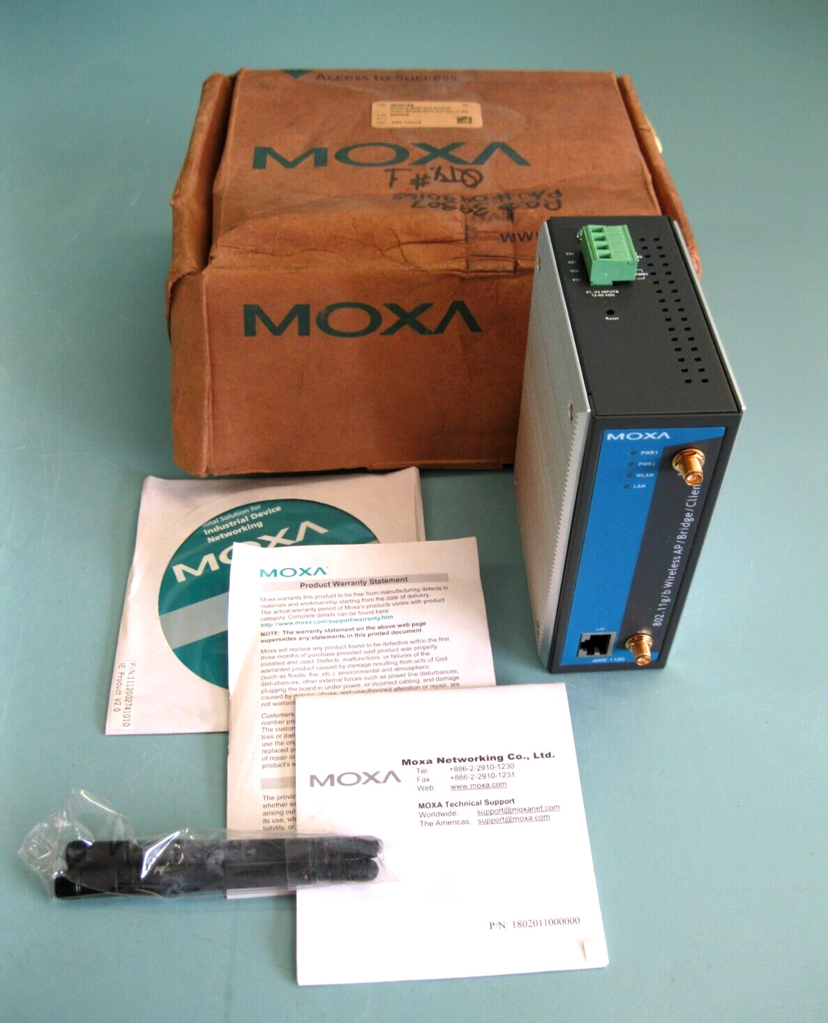 MOXA AWK-1100-US Wireless Access Point/Bridge/AP Client NEW G7