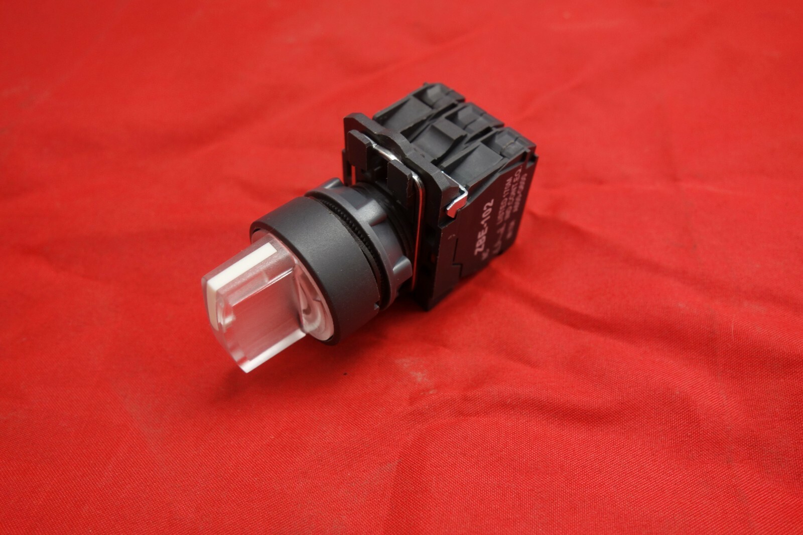 22mm ILLUMINATED Selectswitch 3 Position Fits White Momentary XB5AK151G5 110V