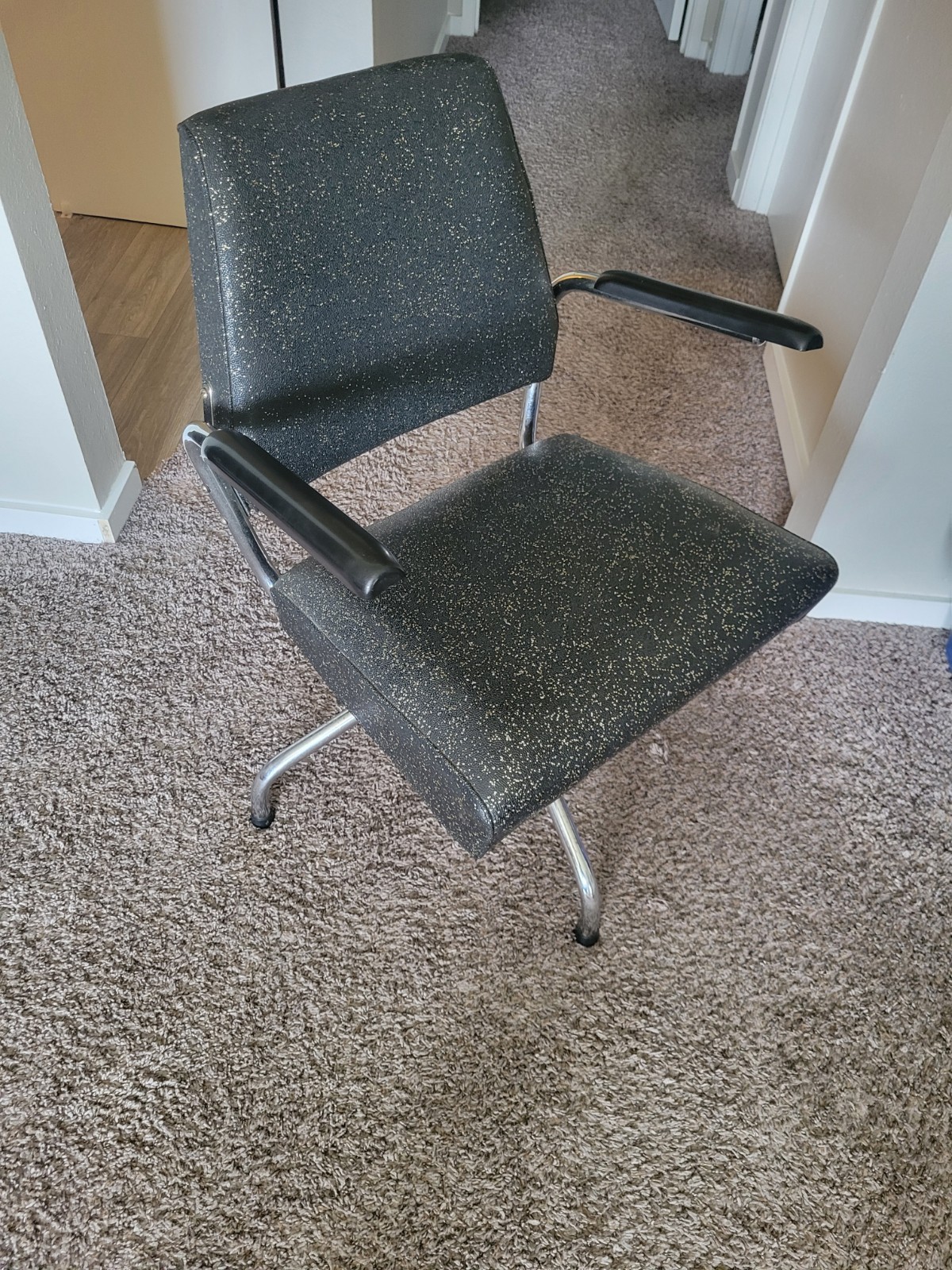 MCM INDUSTRIAL '59,PAIDAR N.Y.USA, DESK CHAIR W/BAKELITE ARMS, SWIVELS, SEE PICS