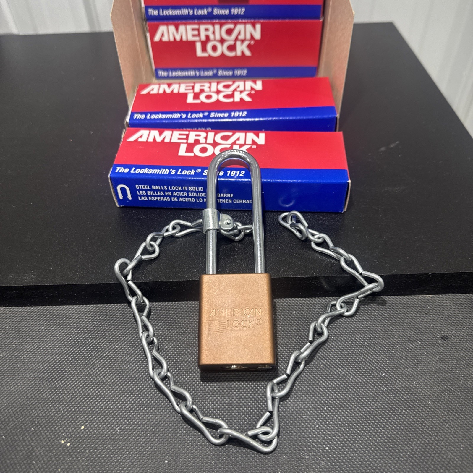 60 Locks NEW - American Lock Lockout Padlock A1107KABRNGM401 Key 23F737
