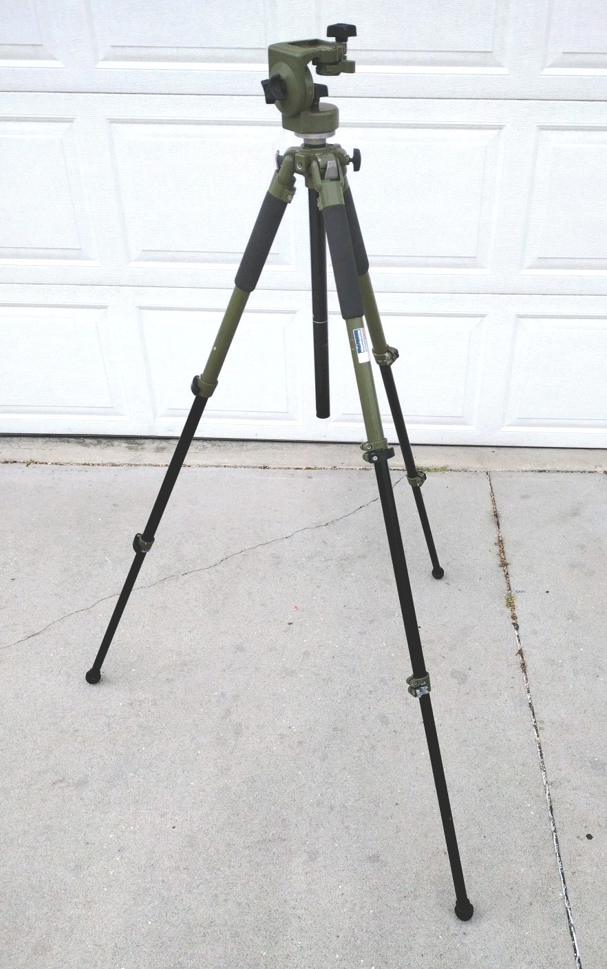 Bogen Manfrotto 3205G Tripod  w/ 3130G Head - Green/Camo - Made In Italy