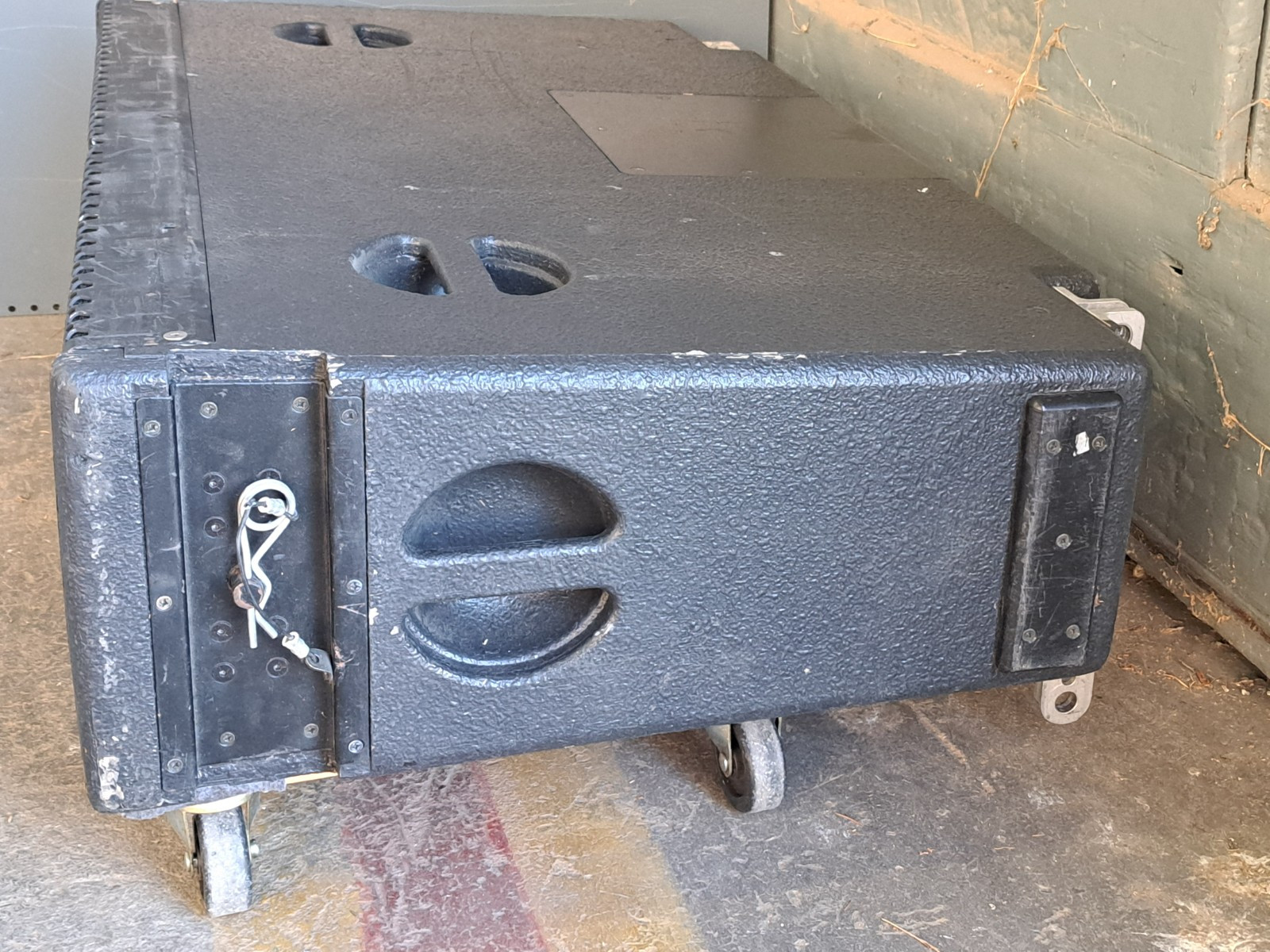 Adamson Y10 3Way Mid-Size Line Array Speaker UNLOADED