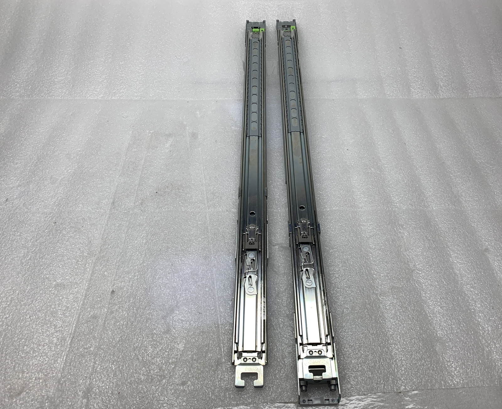 , preview full size image Cisco UCS UCSC-RAILB-M4 Ball Bearing Rail Kit
