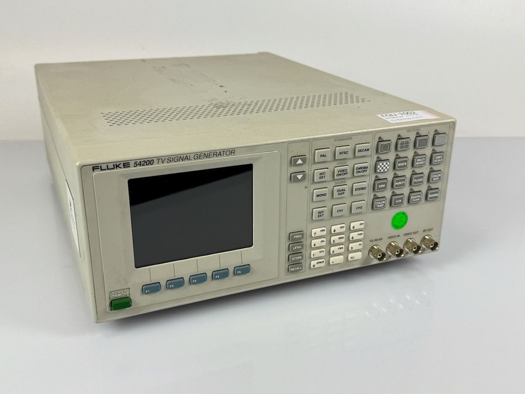FLUKE 54200M01 TV Signal Generator PAL NTSC SECAM 32–900 MHz