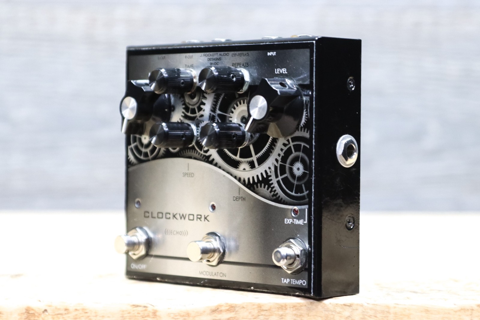 J. Rockett Audio Designs Clockwork Echo Delay with Modulation Effect Pedal w/Box