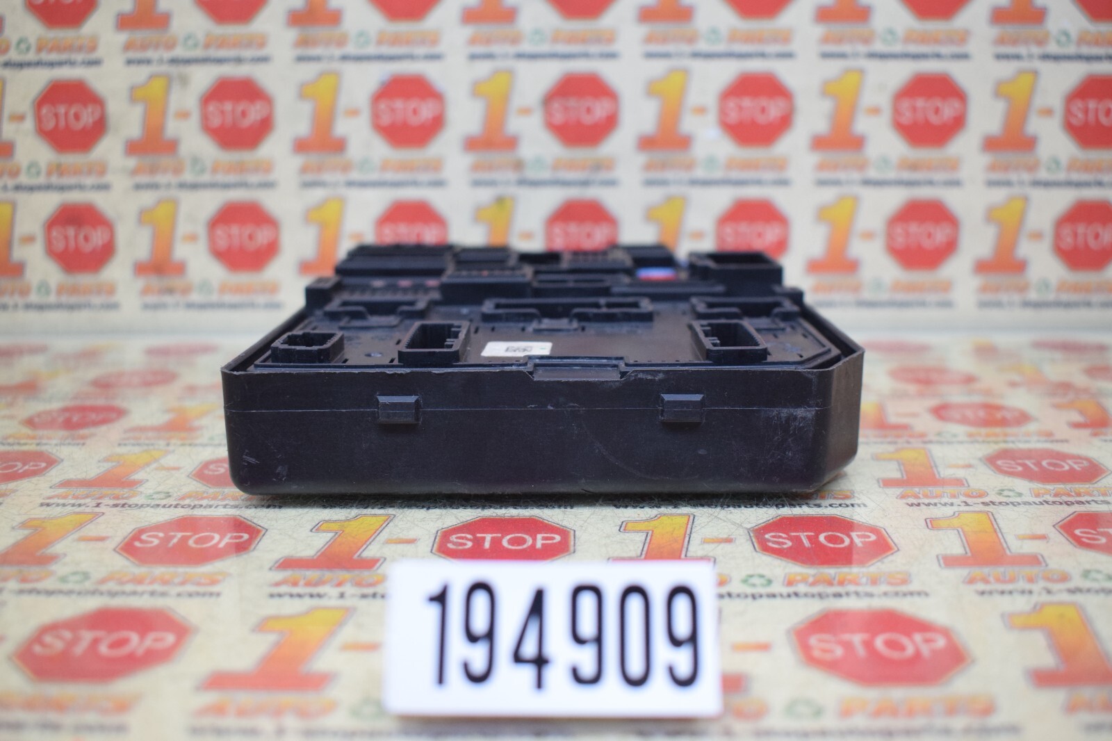 2017 2018 2019 2020 NISSAN ROGUE IPDM POWER SUPPLY FUSE BOX 284B7-5NA0B OEM