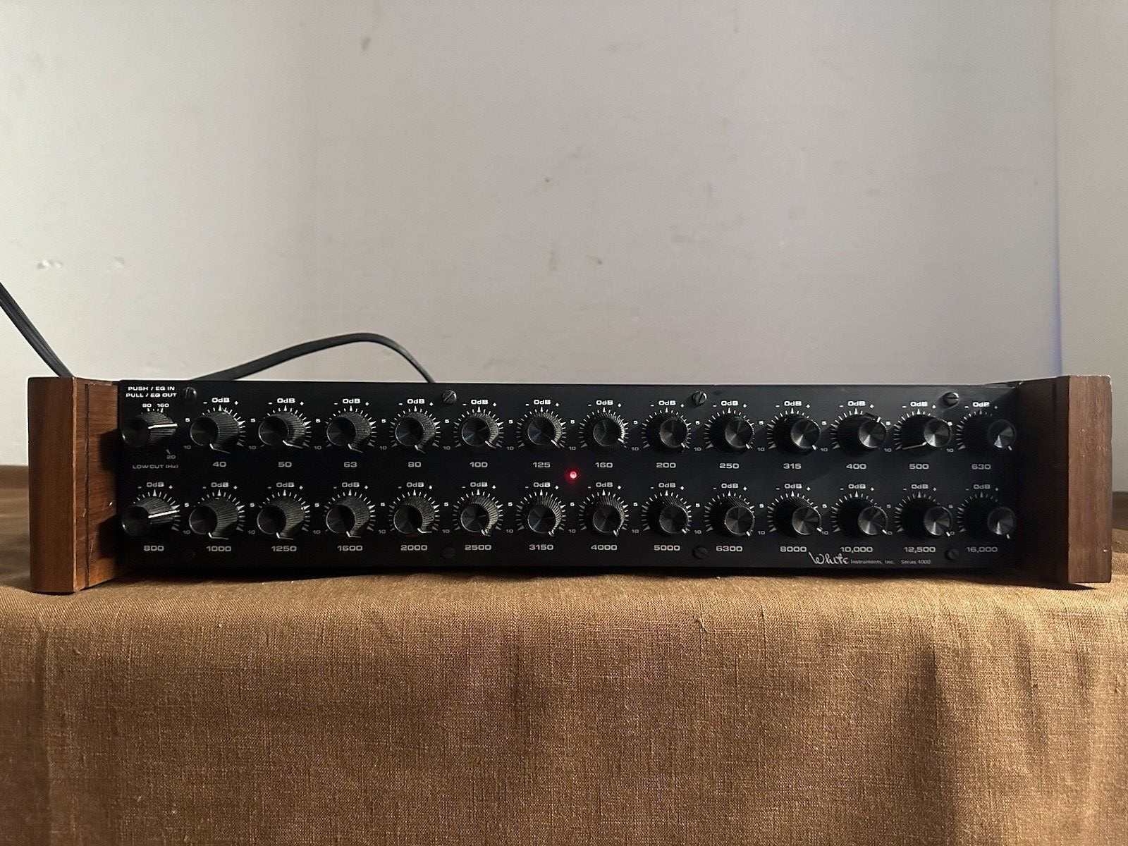 White Vintage Instruments Equalizer Model 4002 (2 counts)