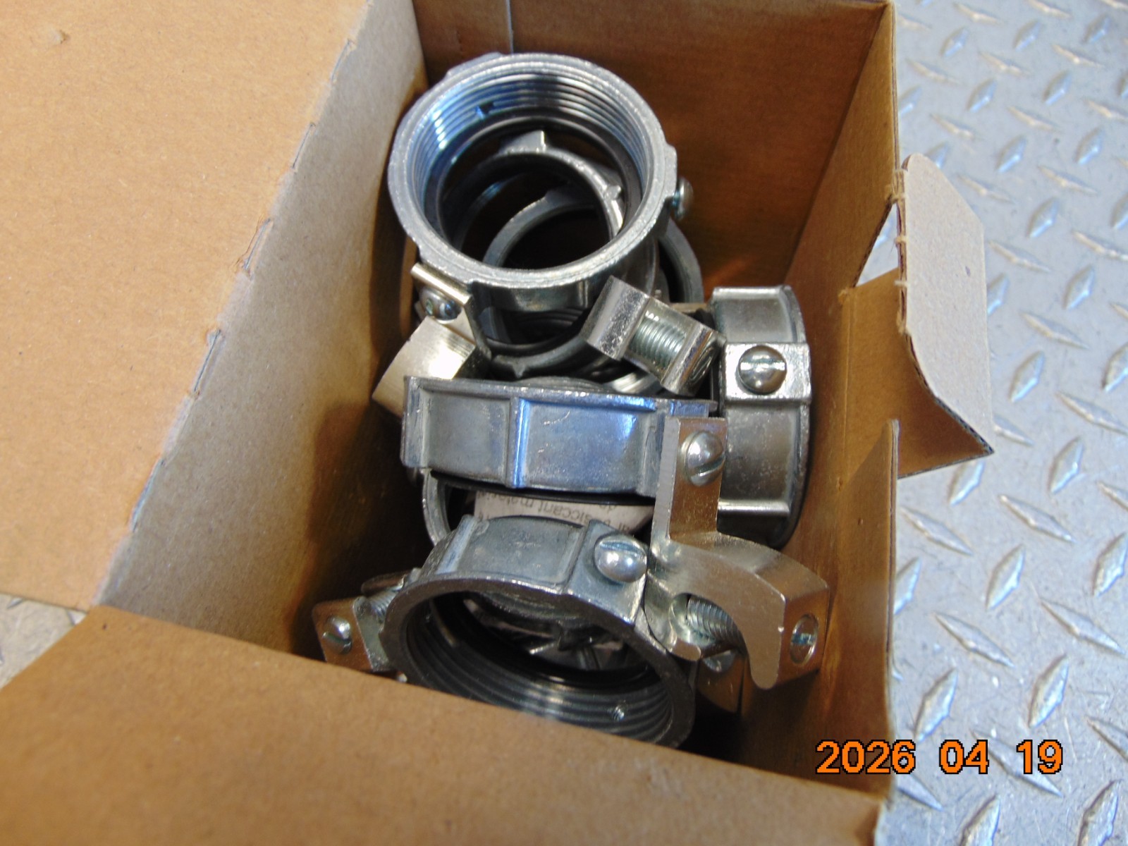 *BOX OF 15* T&B BG805L Grounding Bushings Insulated for 1-1/2" Rigid Conduit