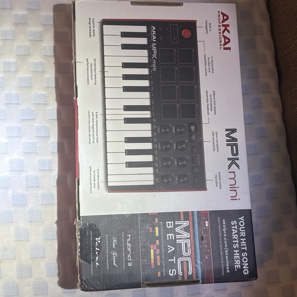 Akai Professional MPK mini 25-Key USB MIDI Keyboard Controller, Pads, Pedal