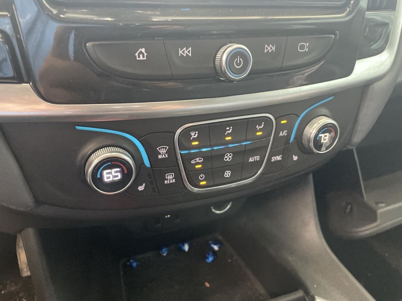 TRAVERSE 2018 Air Shutter 1090360