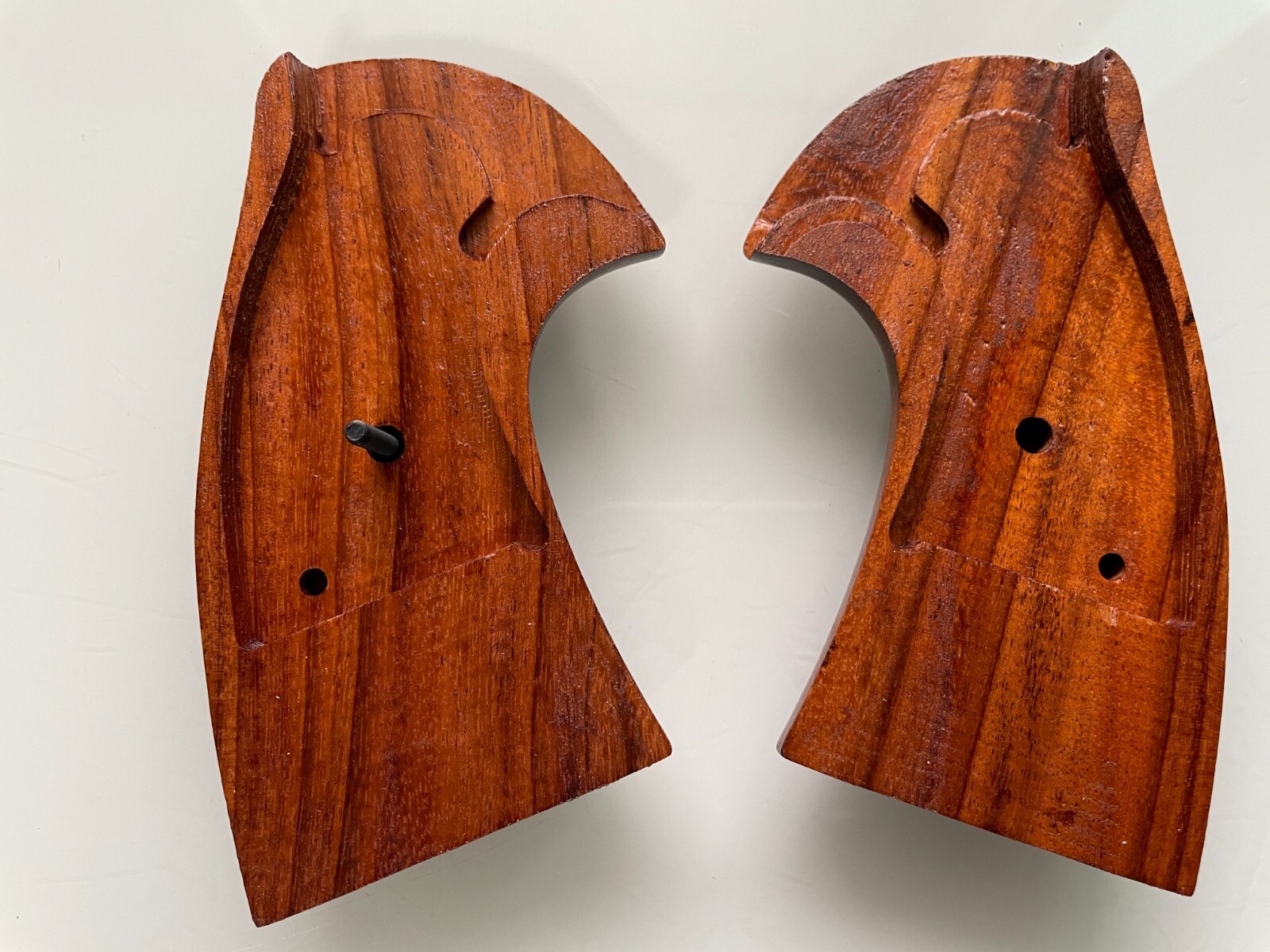 Gorgeous Grip for Colt Diamondback (D Frame) Short Butt Hardwood Raised Panel