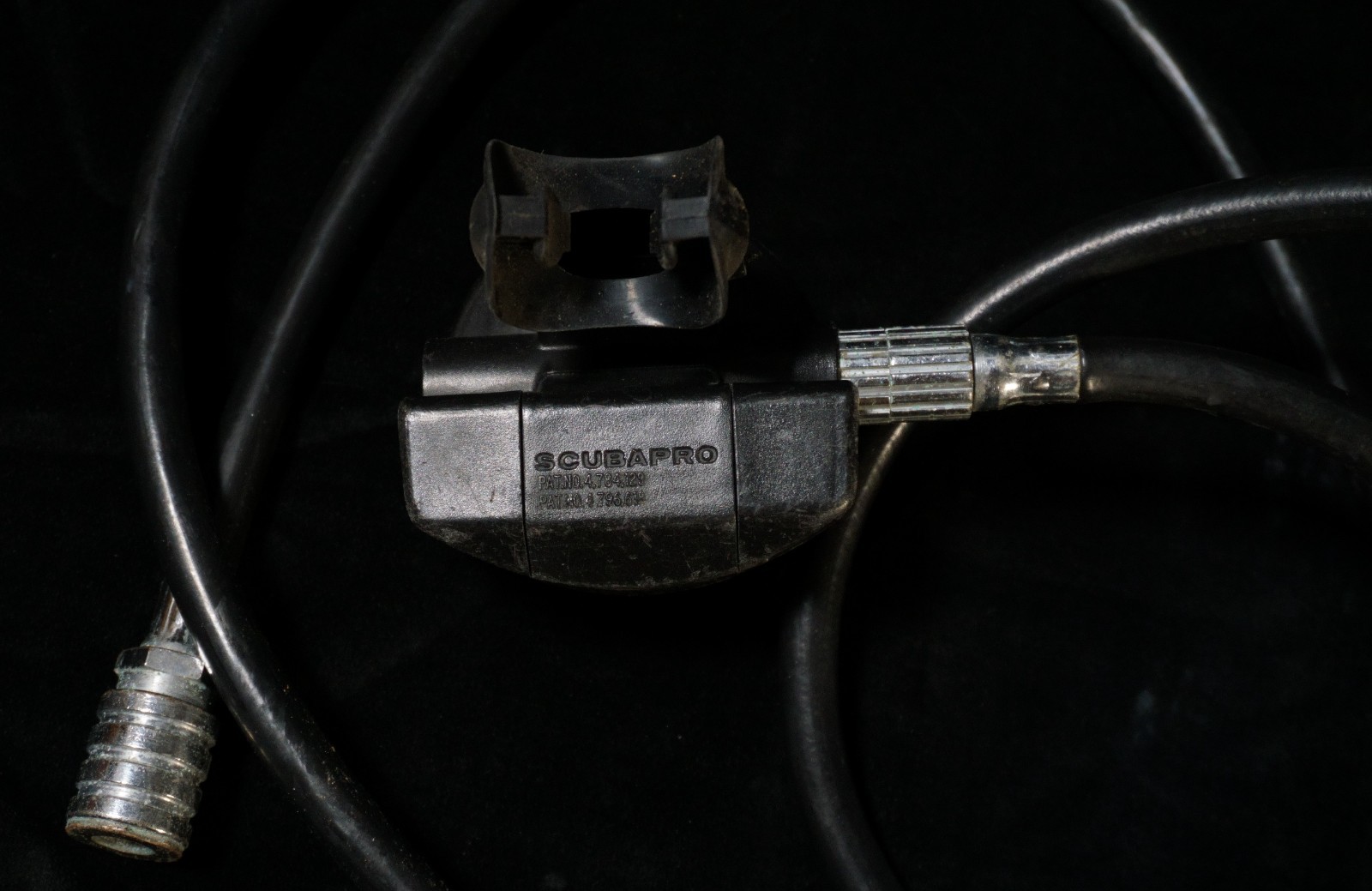 Scubapro G200 B Regulator Scuba Diving Gear (B3)