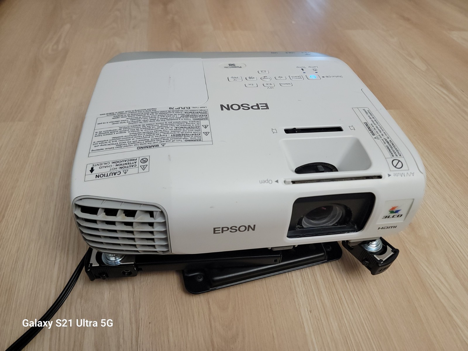 Epson Powerlite 98 XGA 3LCD 3,000 ANSI Lumens Projector