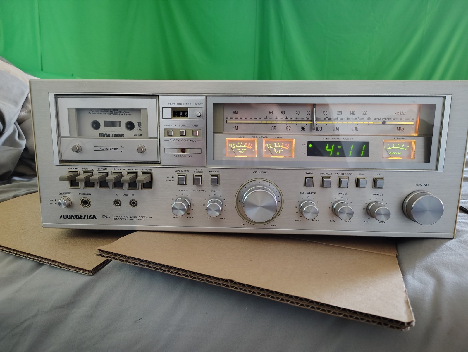 SOUNDESIGN AM/FM RECEIVER-CASSETTE-TURNTABLE COMBO 6742 PRE-OWNED, TESTED