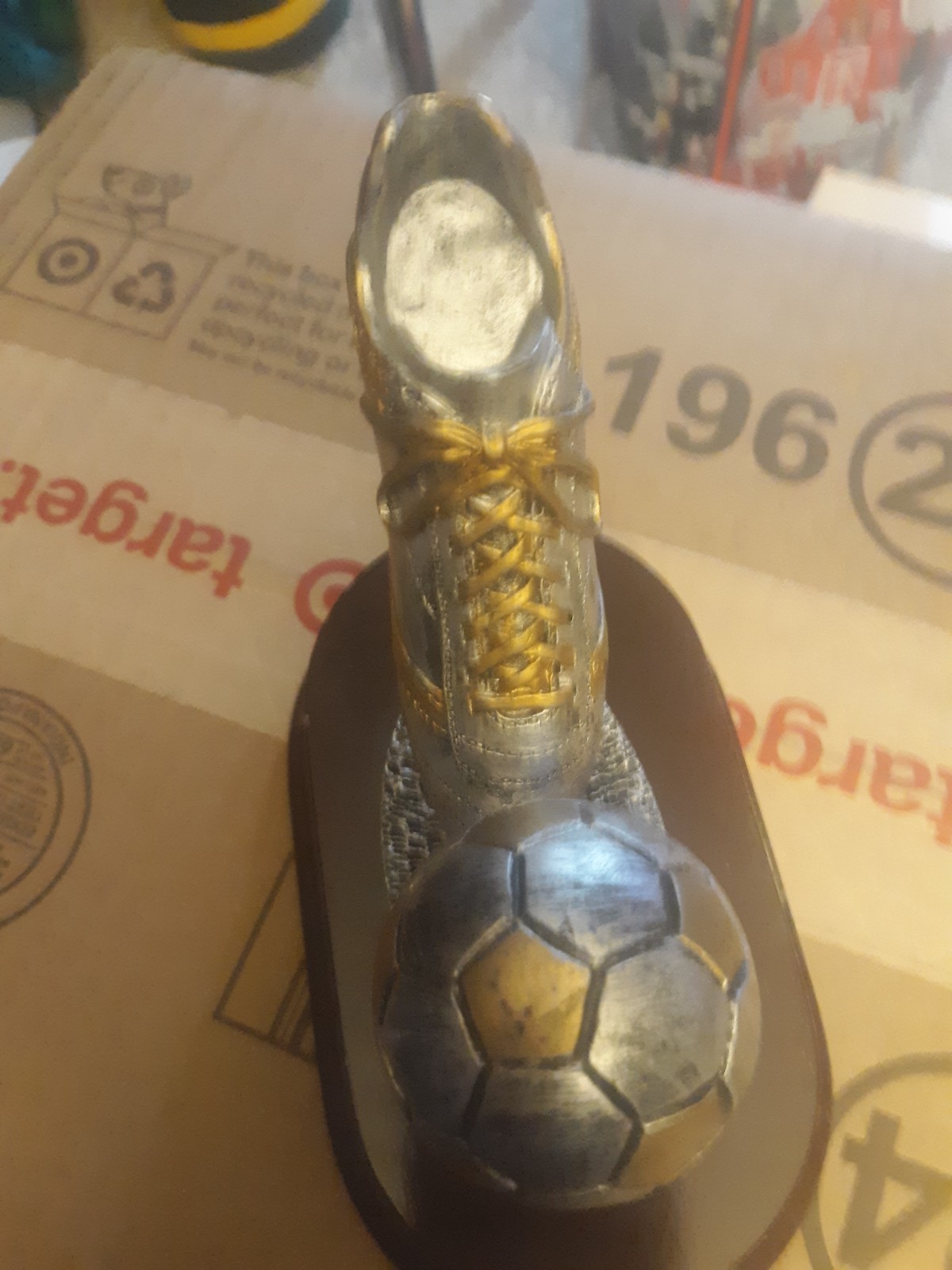 MEDIUM CLEAT AND BALL SOCCER TROPHY