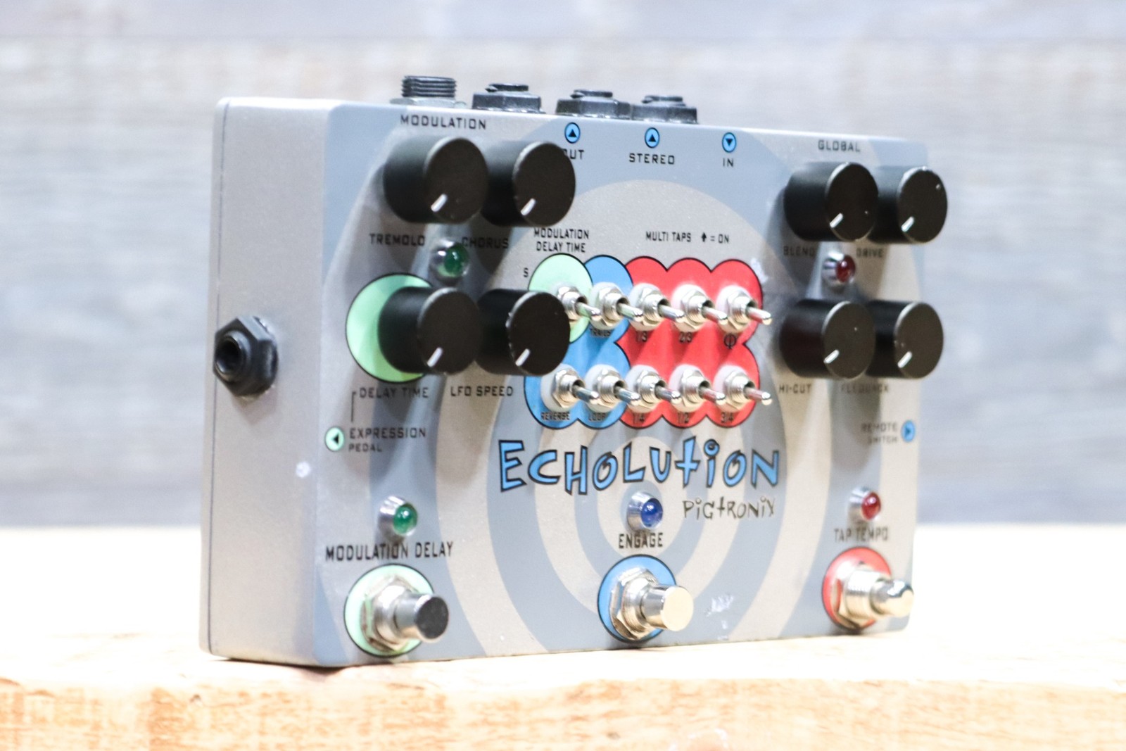 Pigtronix Echolution Unique Analog/Digital Dual Delay Effect Pedal w/Adapter