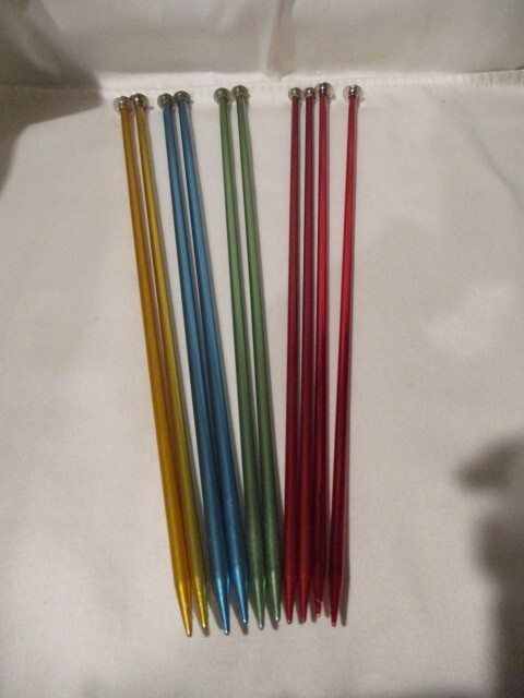 BOYE Set of 5 Aluminum Needles 1 set of 10 1/2, 2 10's, 1 9 & 1 8 set 14" L each