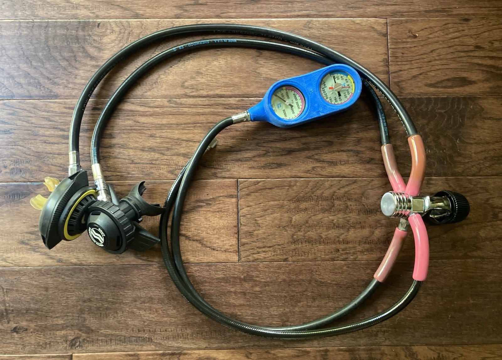Sherwood Brut and Blue Reef mixed SCUBA Regulator Set with Glow Gauges -UNTESTED