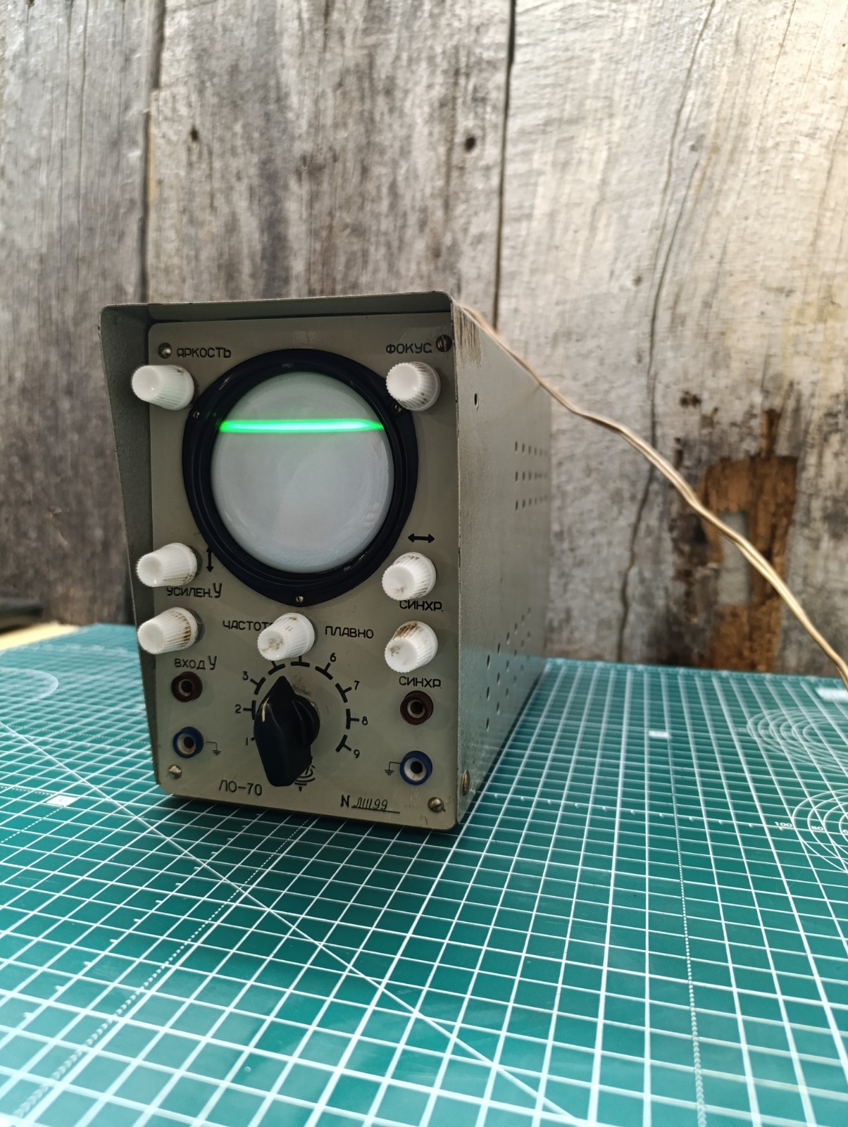 Vintage oscilloscope LO-70 WORKING