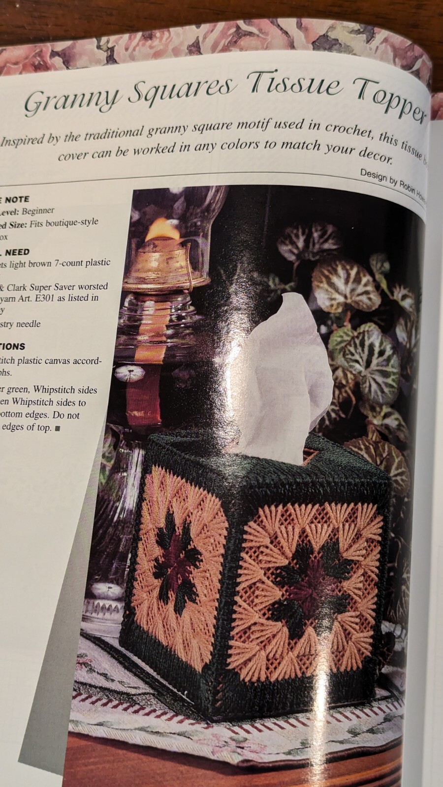 101 Easy Home Accents PLASTIC CANVAS PATTERN BOOK Very Good Used