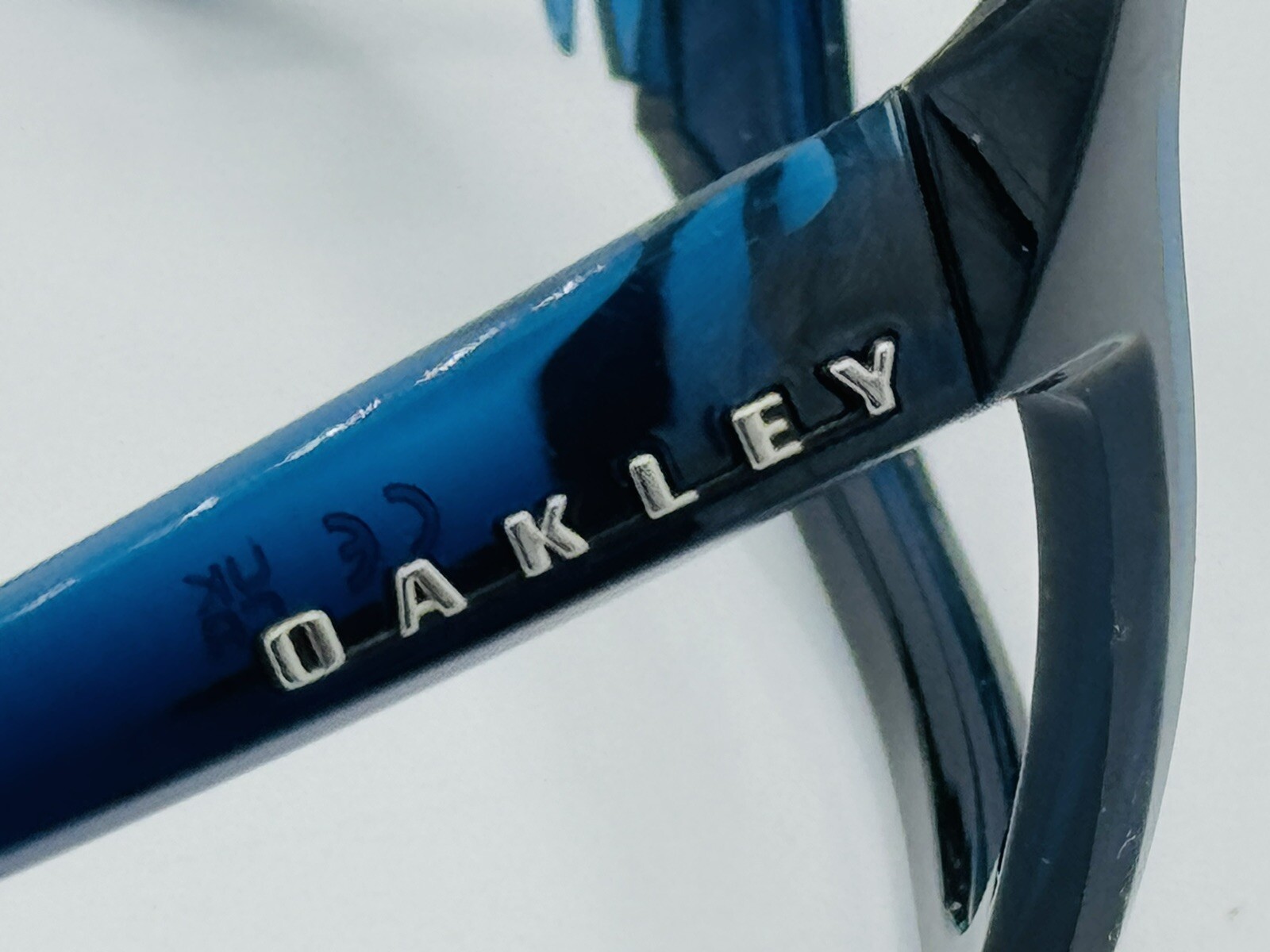 OAKLEY WOMENS WILDRYE SUNGLASSES TRANSLUCENT BLUE REPLACEMENT FRAME AUTHENTIC