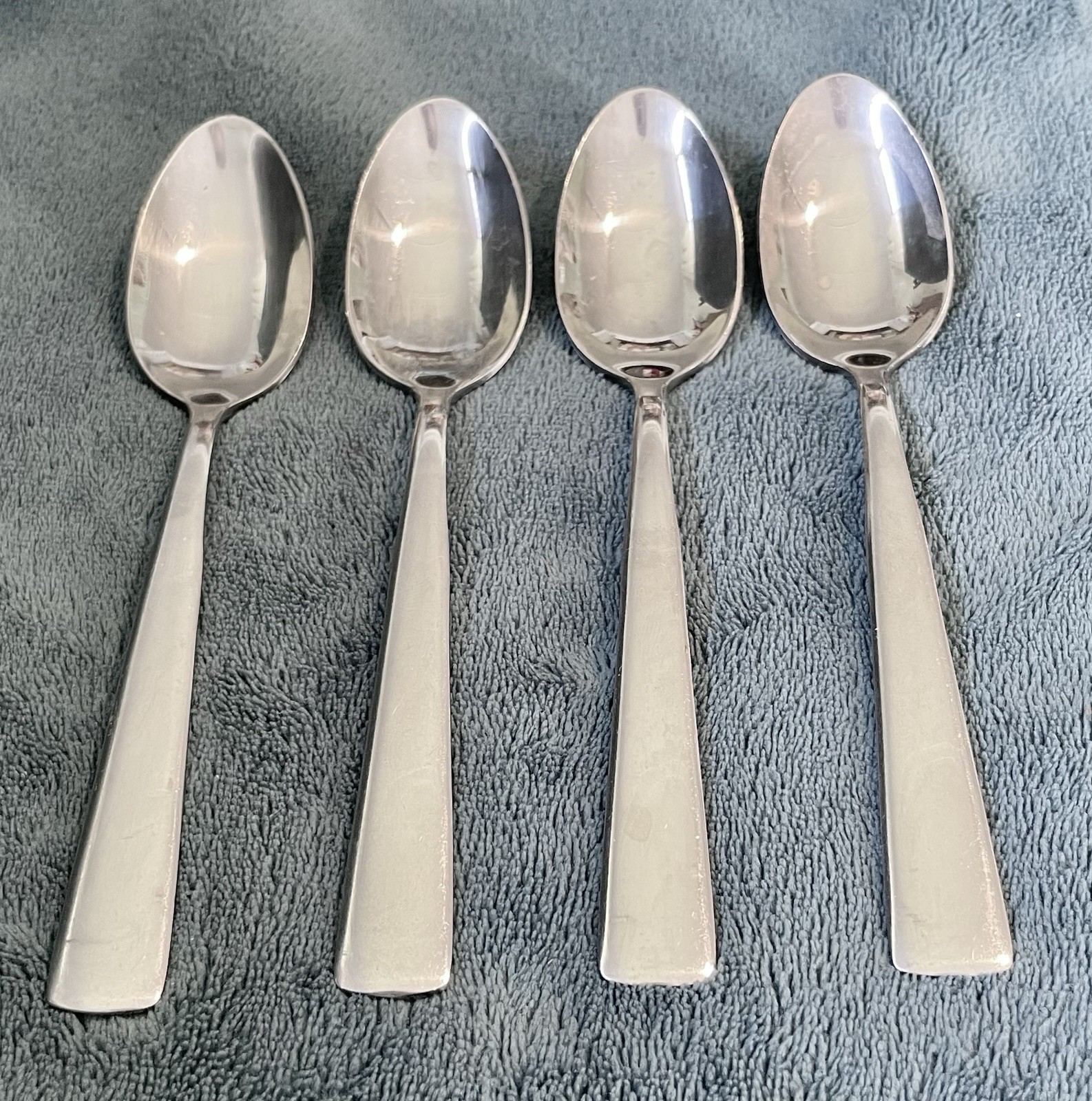 ONEIDA “ZINC” STAINLESS FLATWARE 4 TEASPOONS
