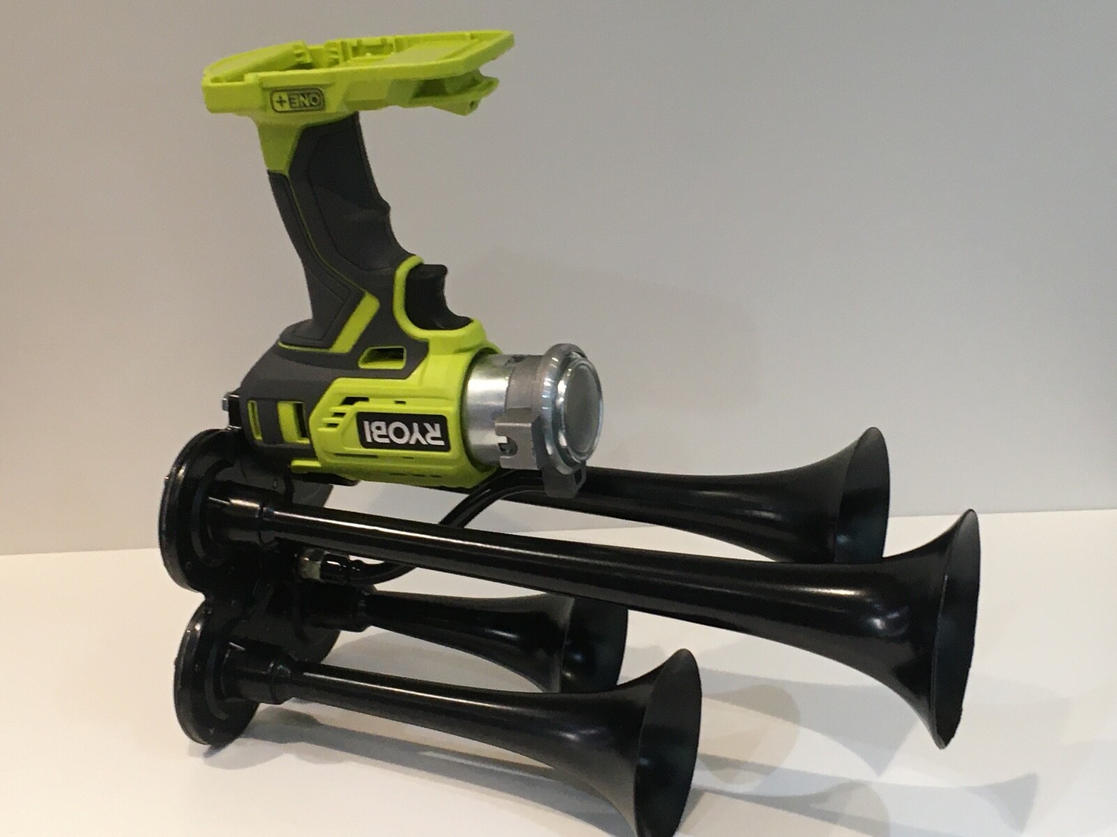 RYOBI 18V QUAD Air Horn, Train Horn Compressor ,Black Metal Trumpets