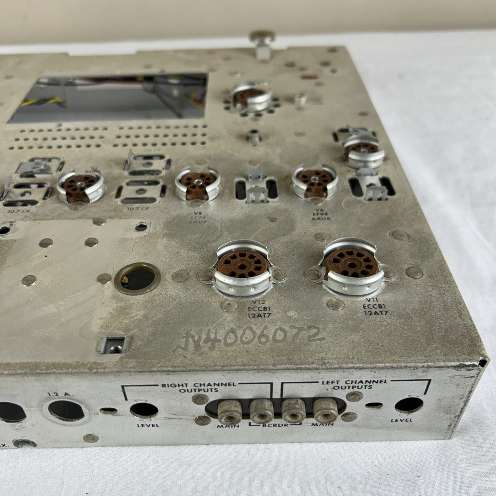Fisher R-200 Chassis