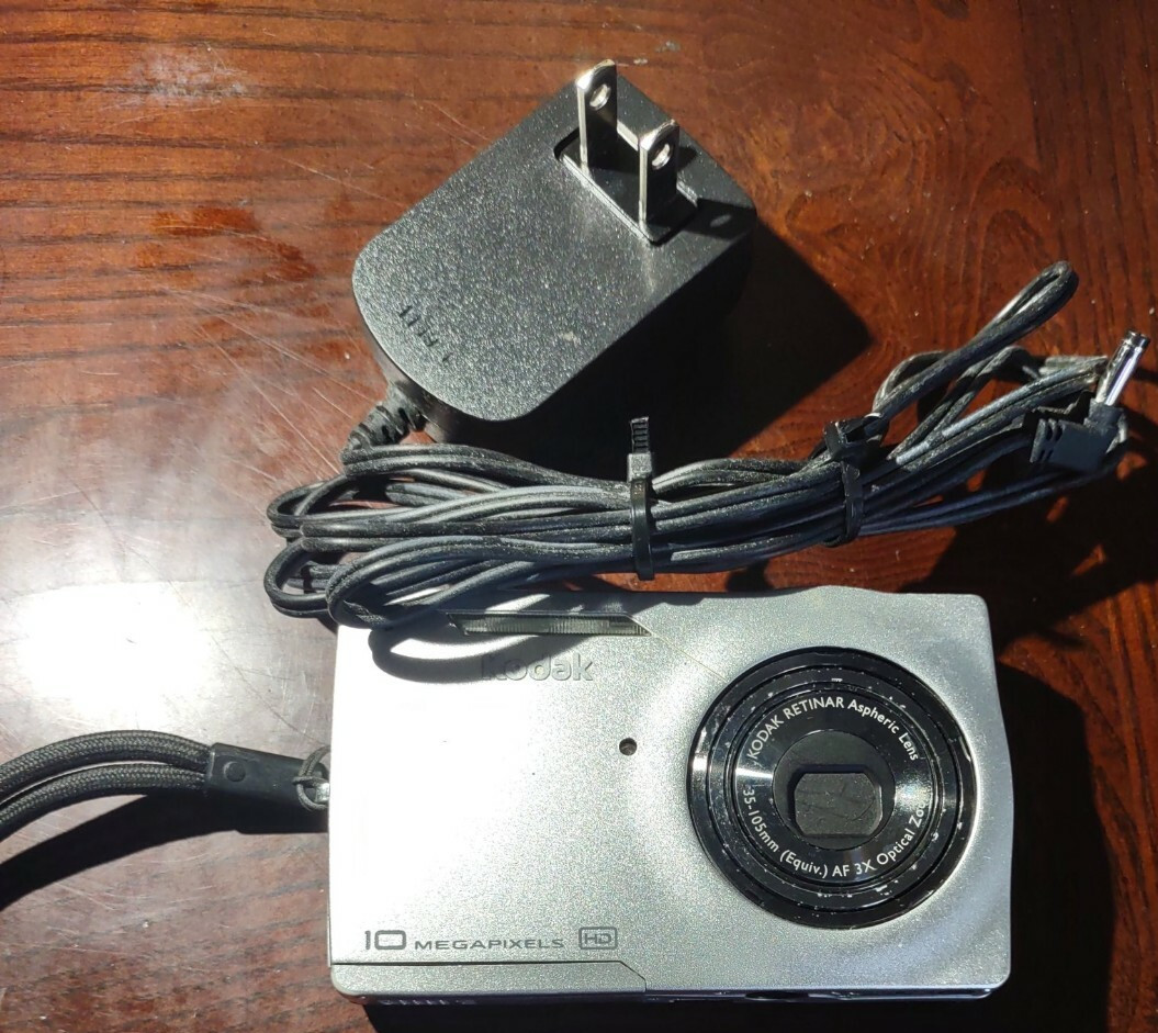 Kodak Camera W Wall Charger Needs Battery Not Tested-SHIPS N 24 HOURS