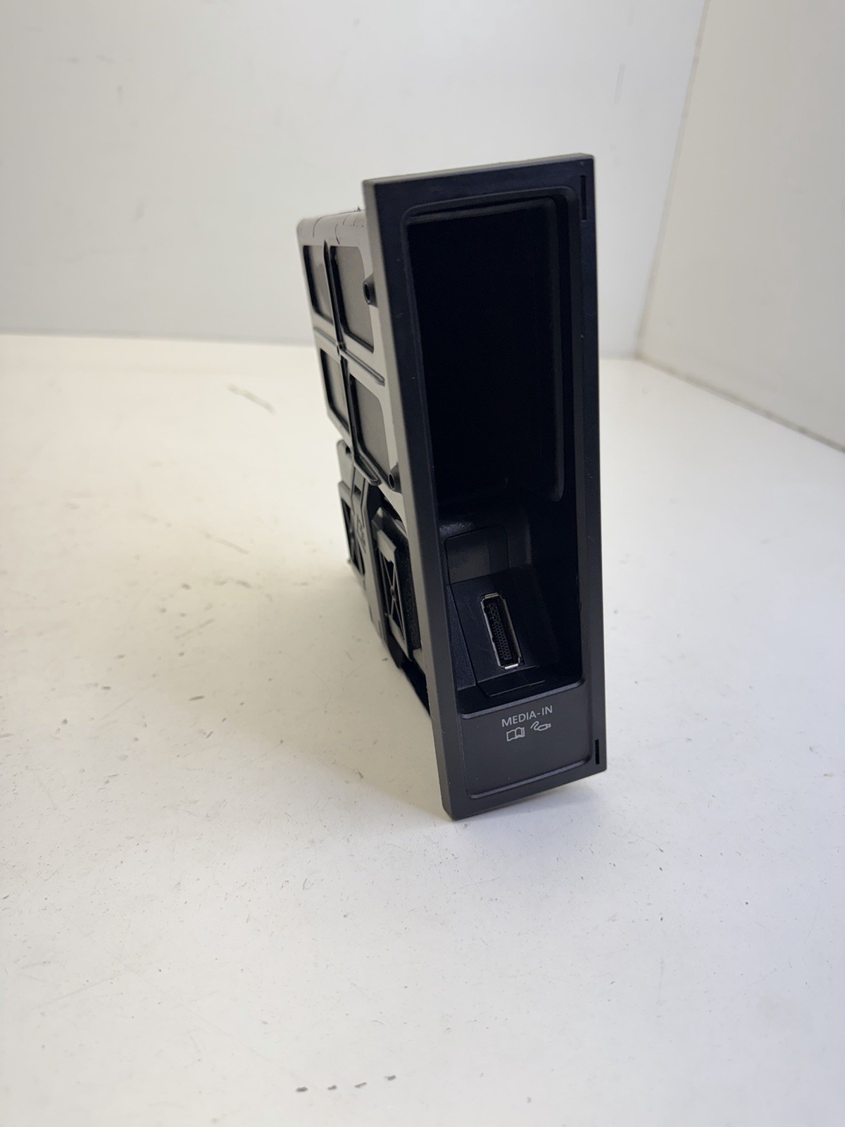 2010-2014 Volkswagen Golf Input Interface Multimedia Module OEM.