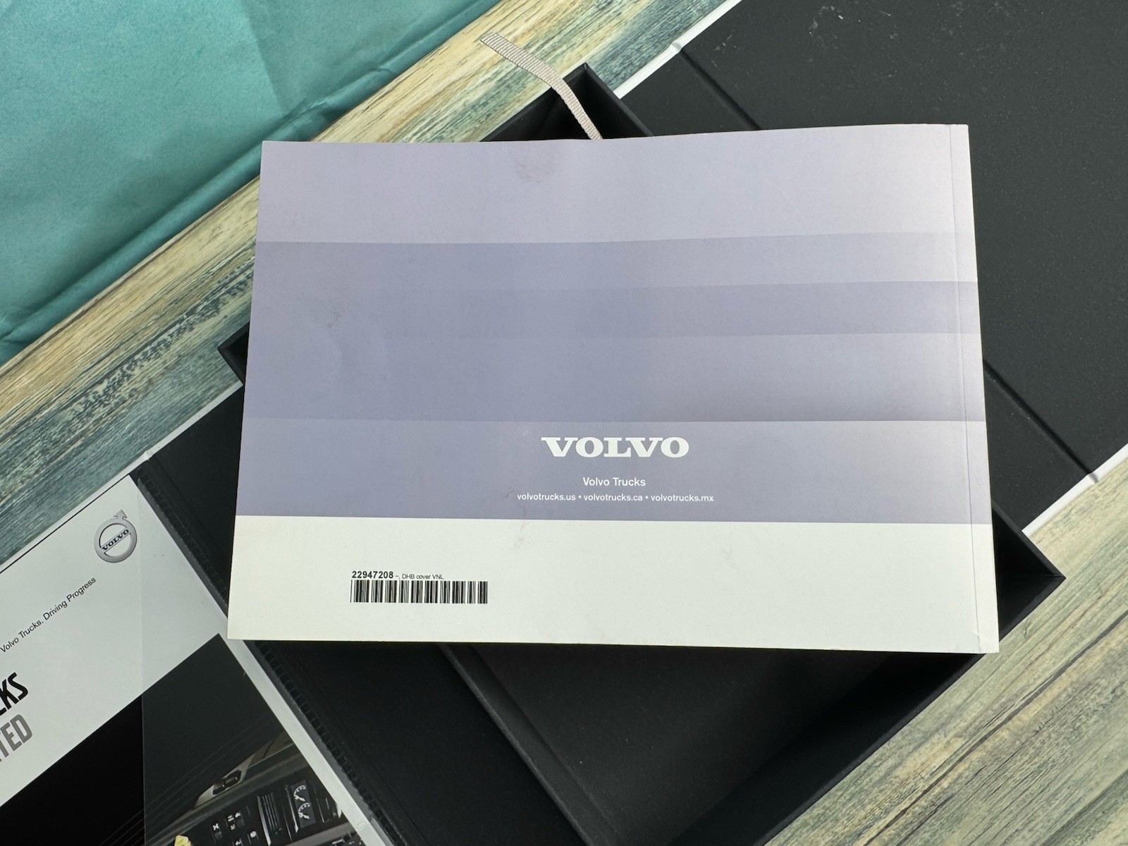 VOLVO VNL DRIVER`S MANUAL GUIDE INFORMATION BOOK 22945962 EUC