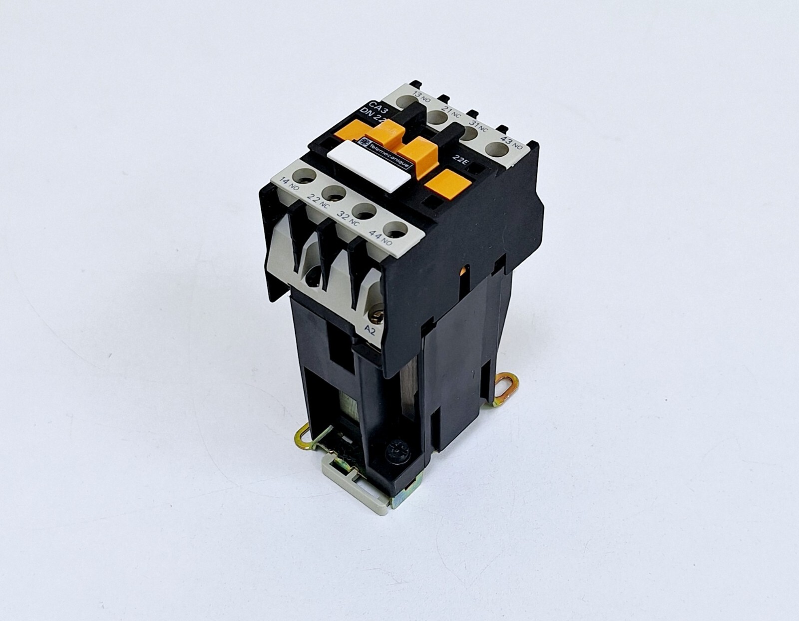 Telemecanique CA3DN22 / 220V DC Control Relay