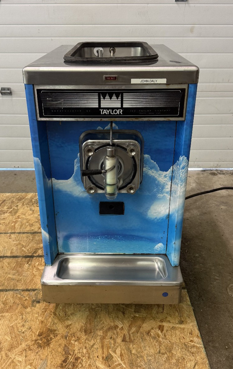 2017 Taylor Frozen Drink Machine Model 390-33 - Slushies, Smoothies, Cocktails