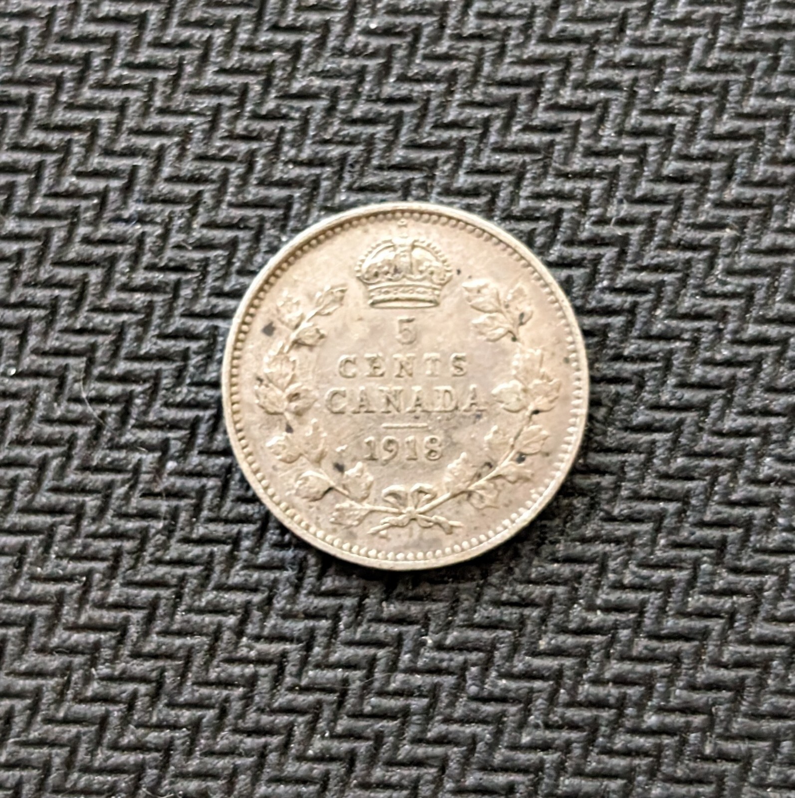 1918 Canada Silver 5 Cents Half Dime George V Nice Grade
