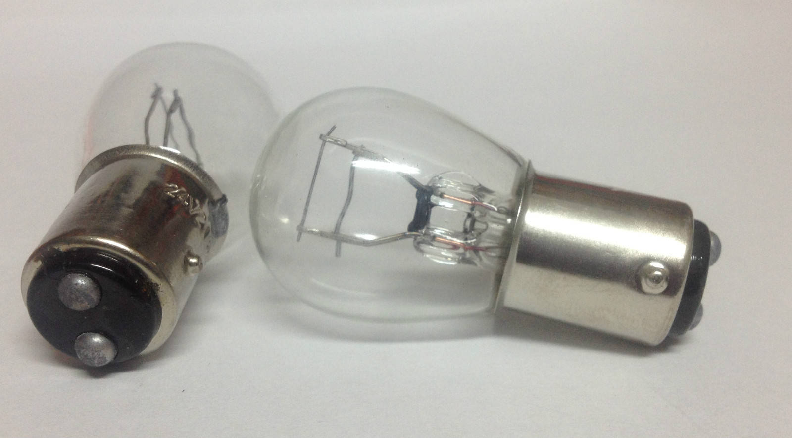 Box of 10 #1662 24V TAIL LIGHT REAR BRAKE STOP TURN SIGNAL LAMPS BULBS