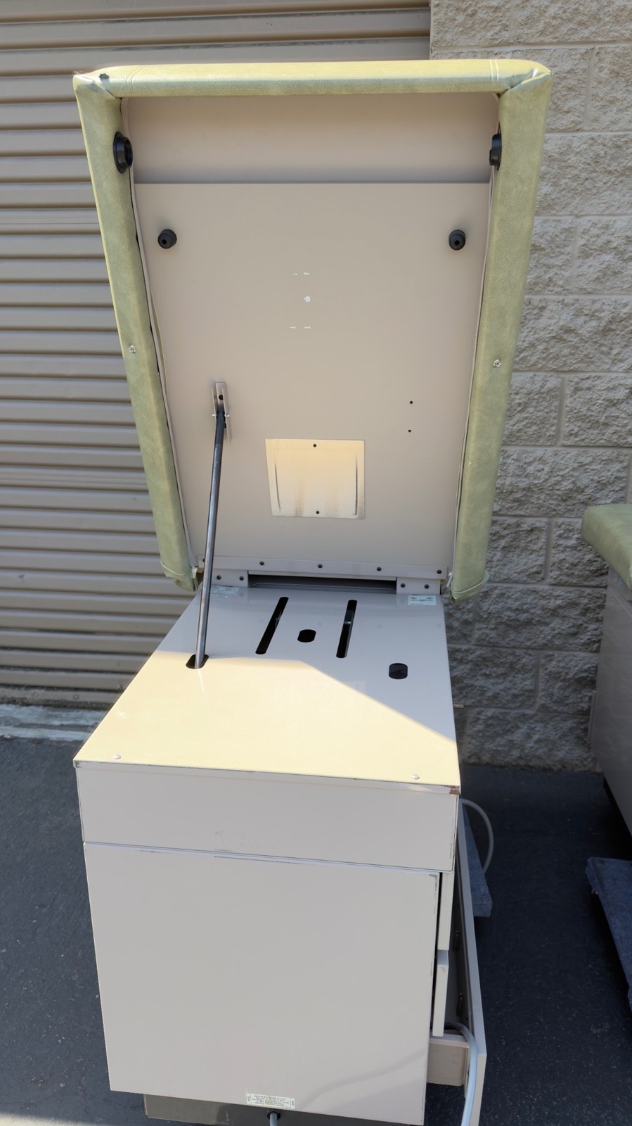 Midmark 104 Medical Examination Table