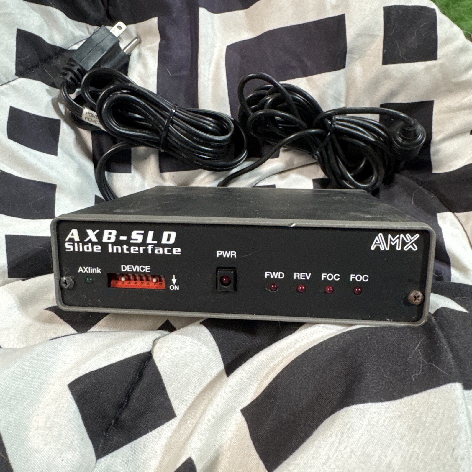 AMX Model AXB_SLD Slide Interface 120 VAC 60 HZ Input 110 VAC 1200 W Output