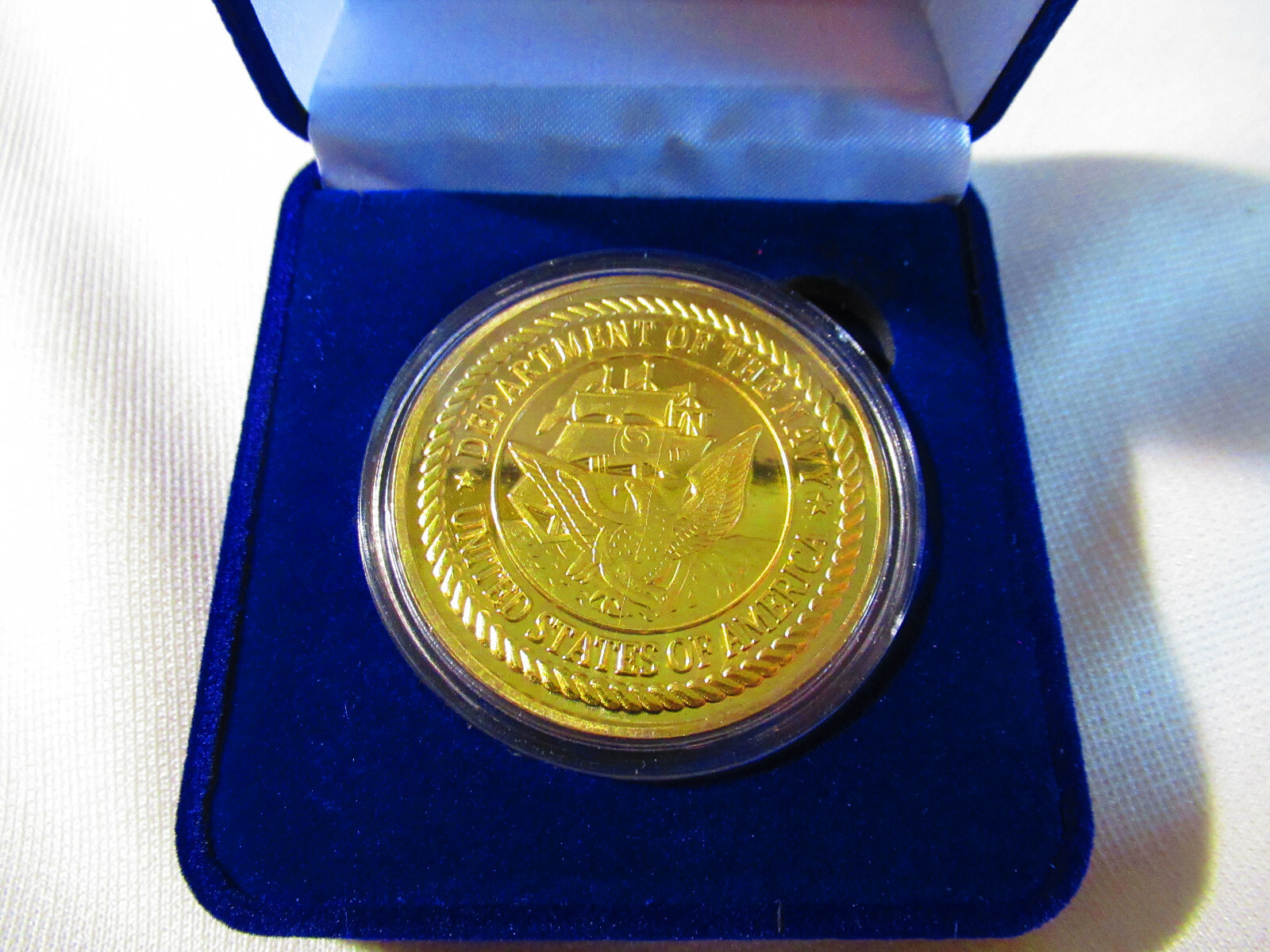 US NAVY - USS INTREPID CV-11 Challenge Coin w/ Presentation Box