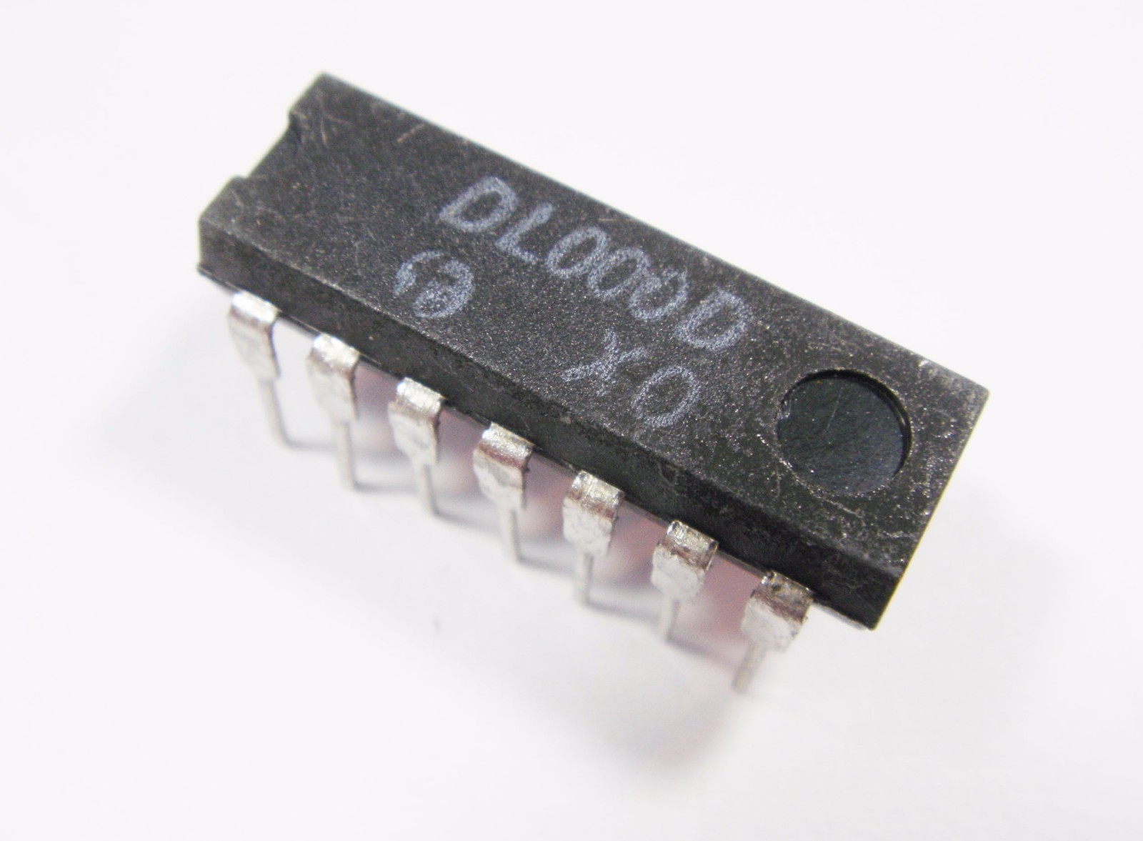 SN 74LS00 = DL000 4x 2-NAND Gate #BF71#9-5C