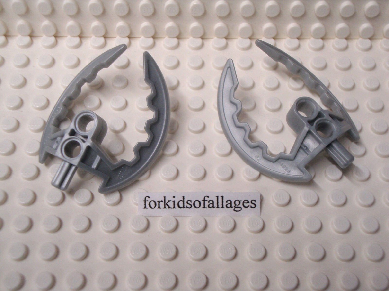 LEGO Bionicle 44036 Toa Nuva Climbing Claw Kodan Ball Half Pearl Light Gray x2