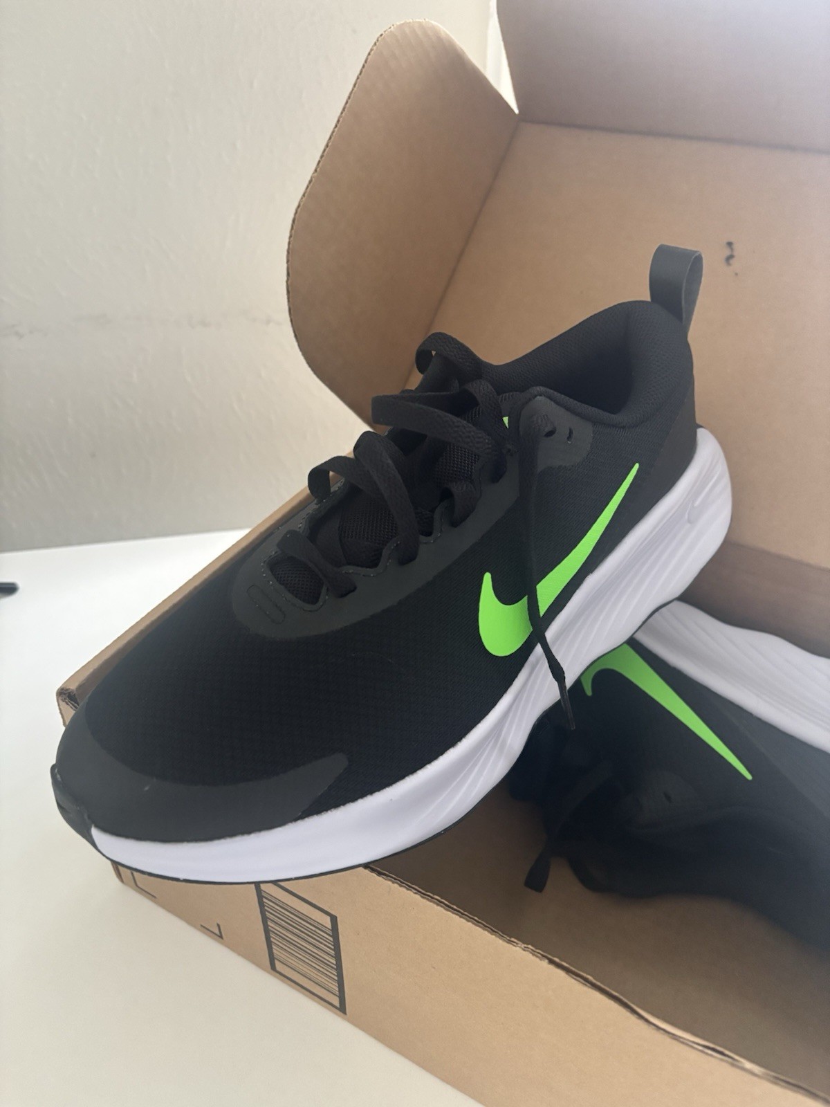 Nike Revolution 7 Road Running Shoes Black White Volt FB2207-010 Men's Size 8.5