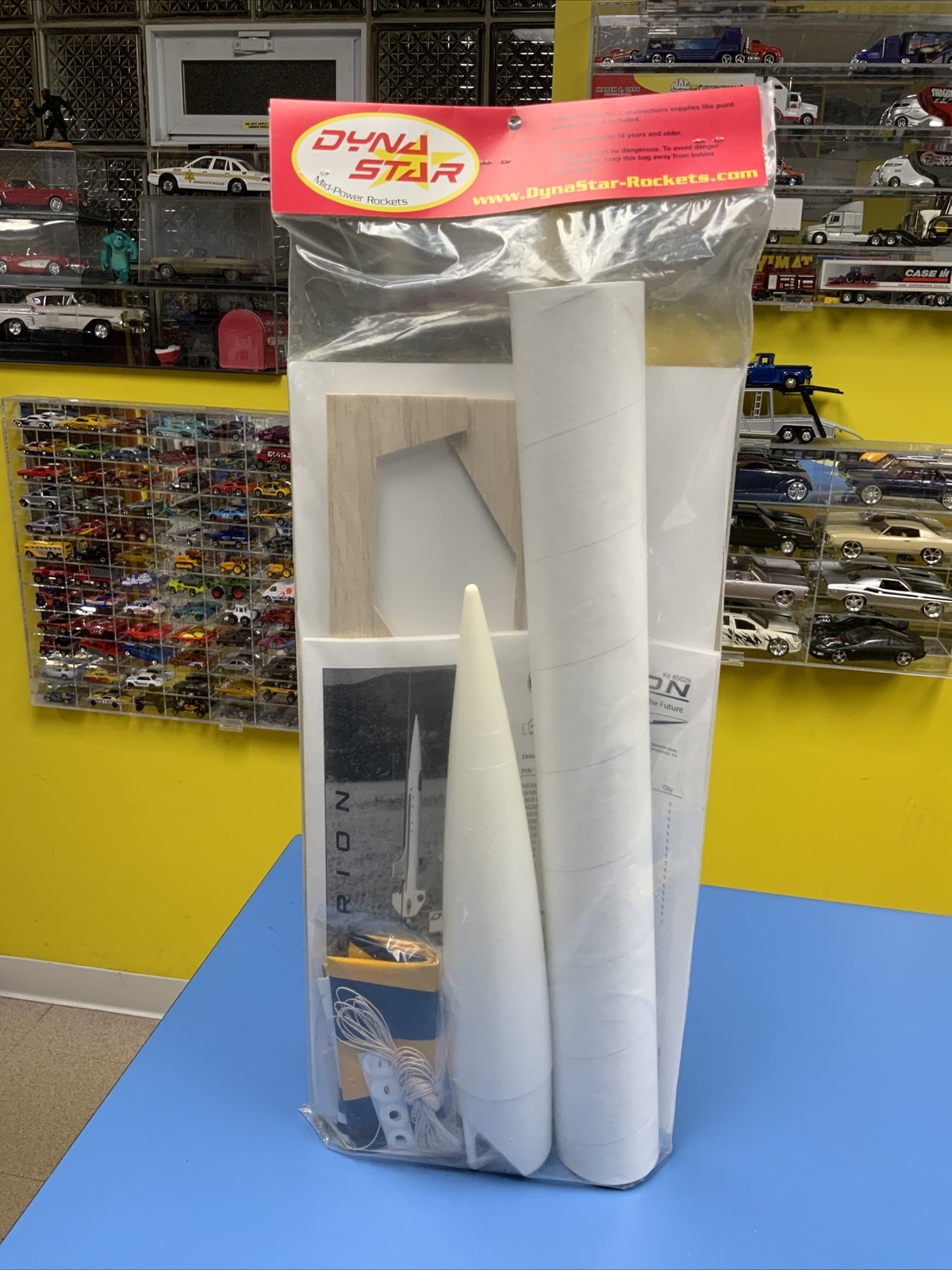 NEW DYNASTAR ORION MID POWER FLYING MODEL ROCKET