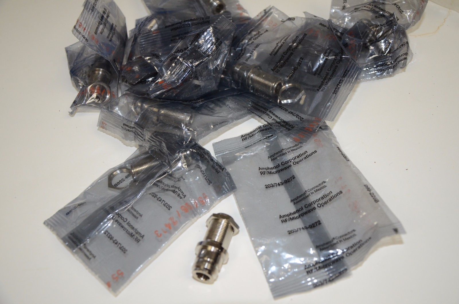 Amphenol N Female Bulkhead Adapter UG-30/40 74868 203/743-9272 999-226B NEW