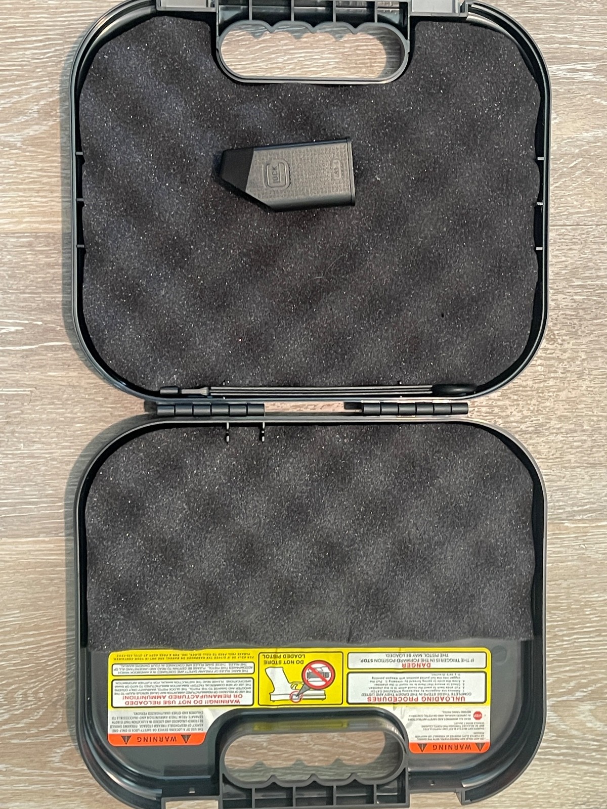 Glock Factory OEM Clam Shell Hard Pistol Case - For all Models - (GR22)