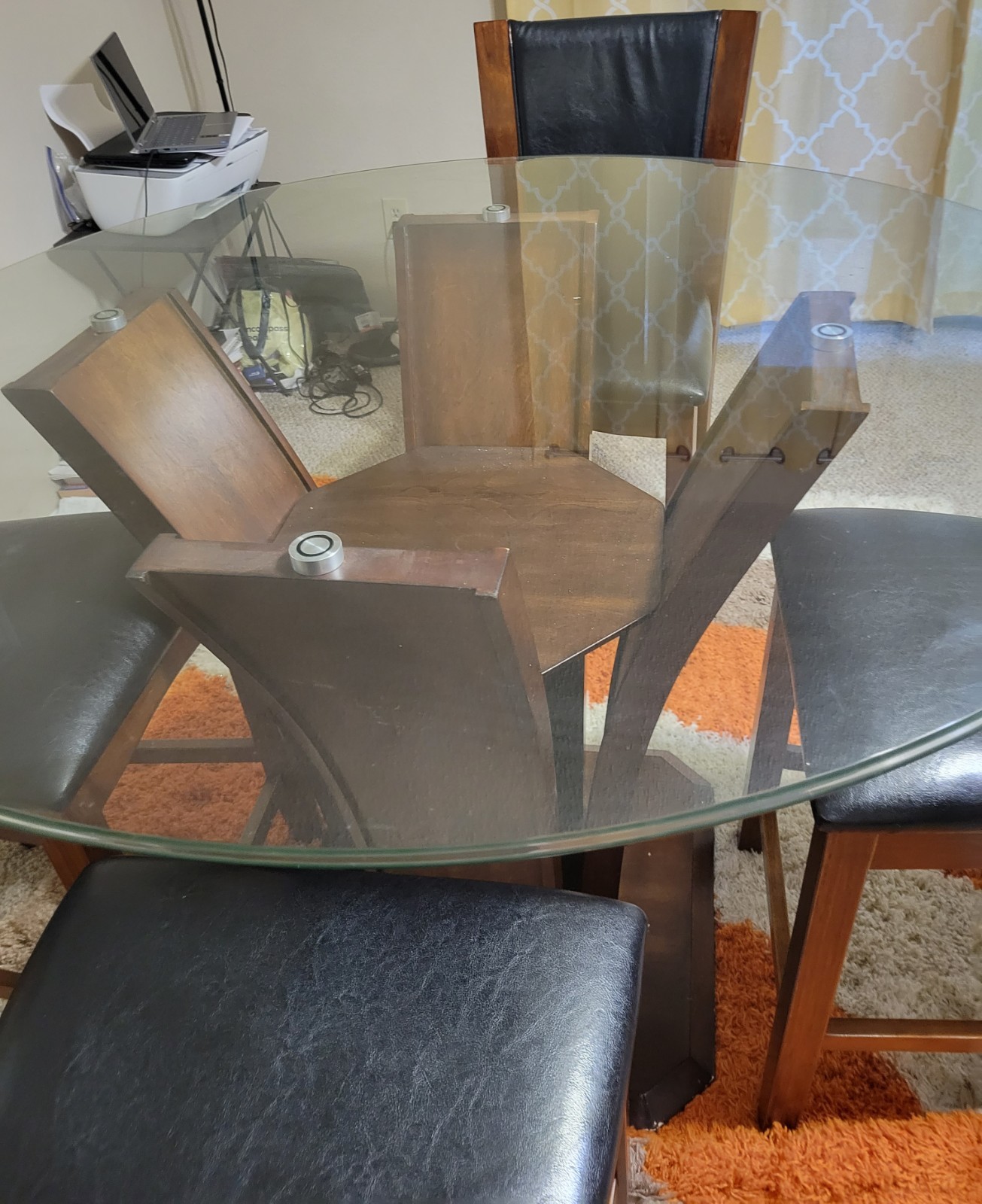 Gently Used Dinning Room Set & Area Rug