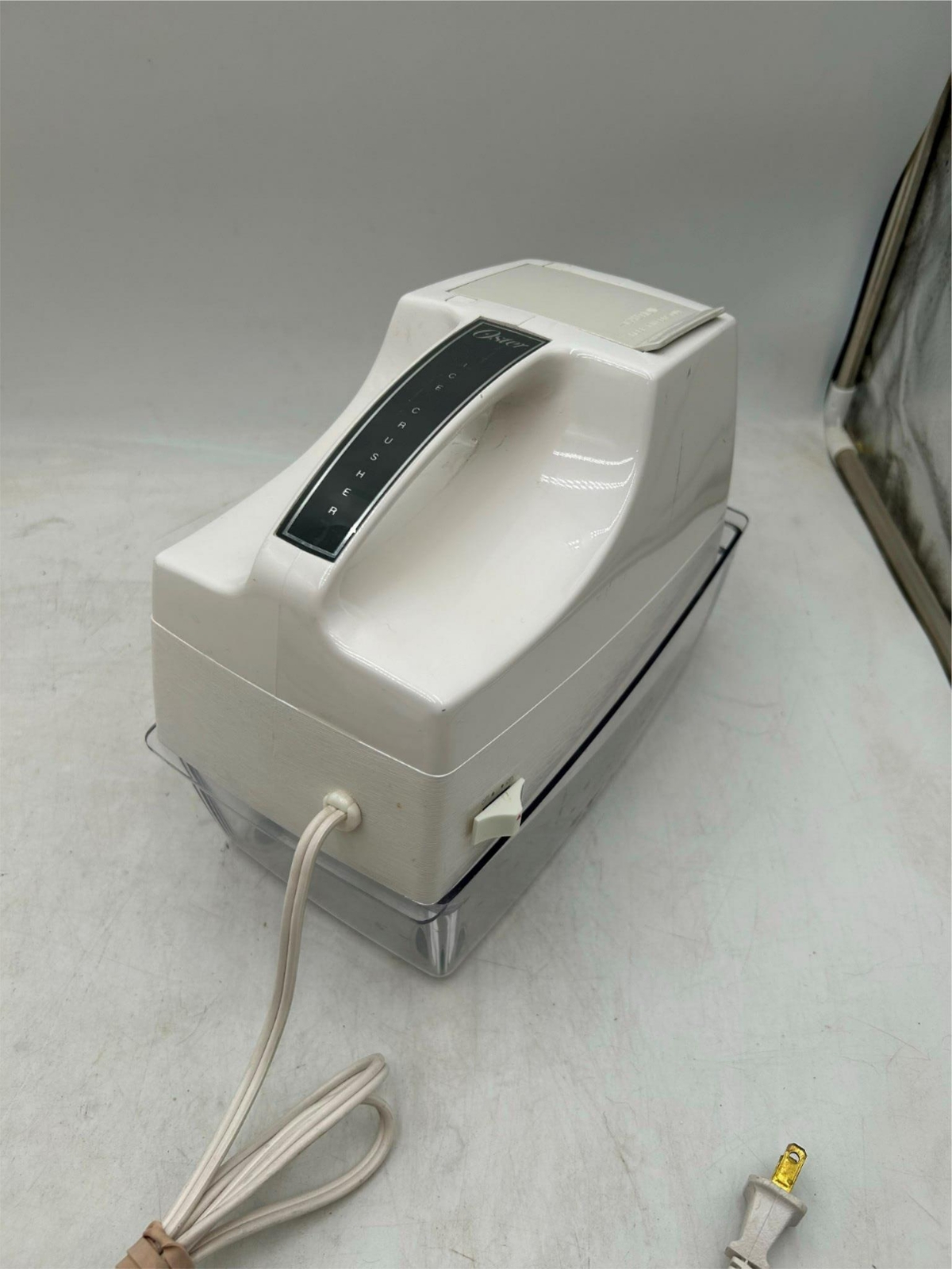 OSTER   ELECTRIC   ICE CRUSHER